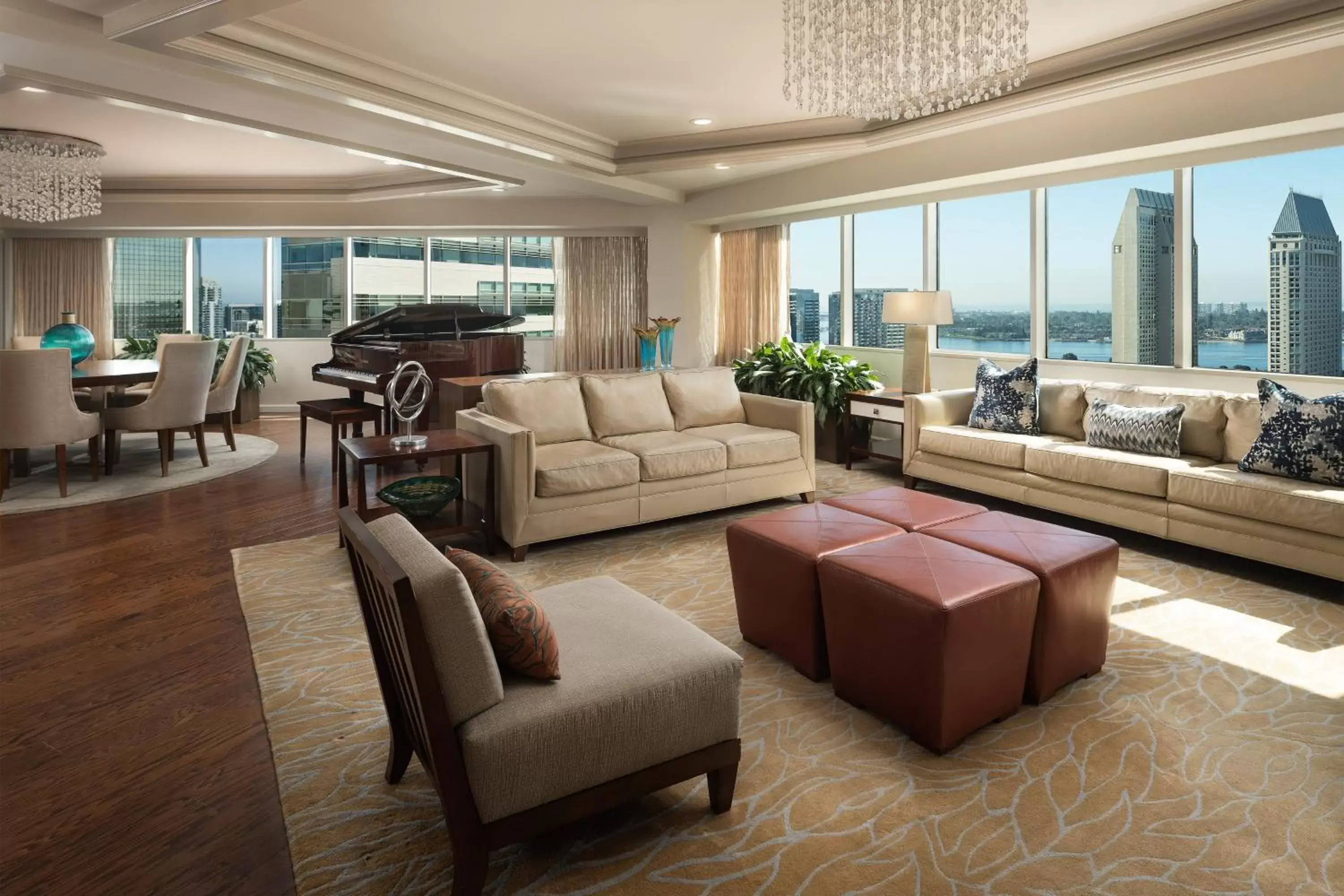 Living room, Seating Area in The Westin San Diego Bayview