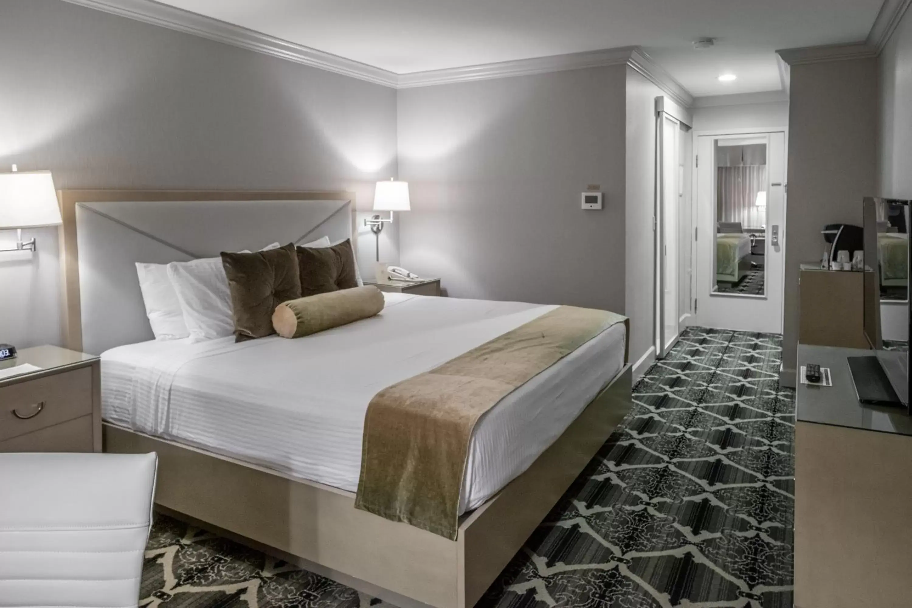 Photo of the whole room, Bed in Bell Tower Hotel Photo of the whole room, Bed in Bell Tower Hotel