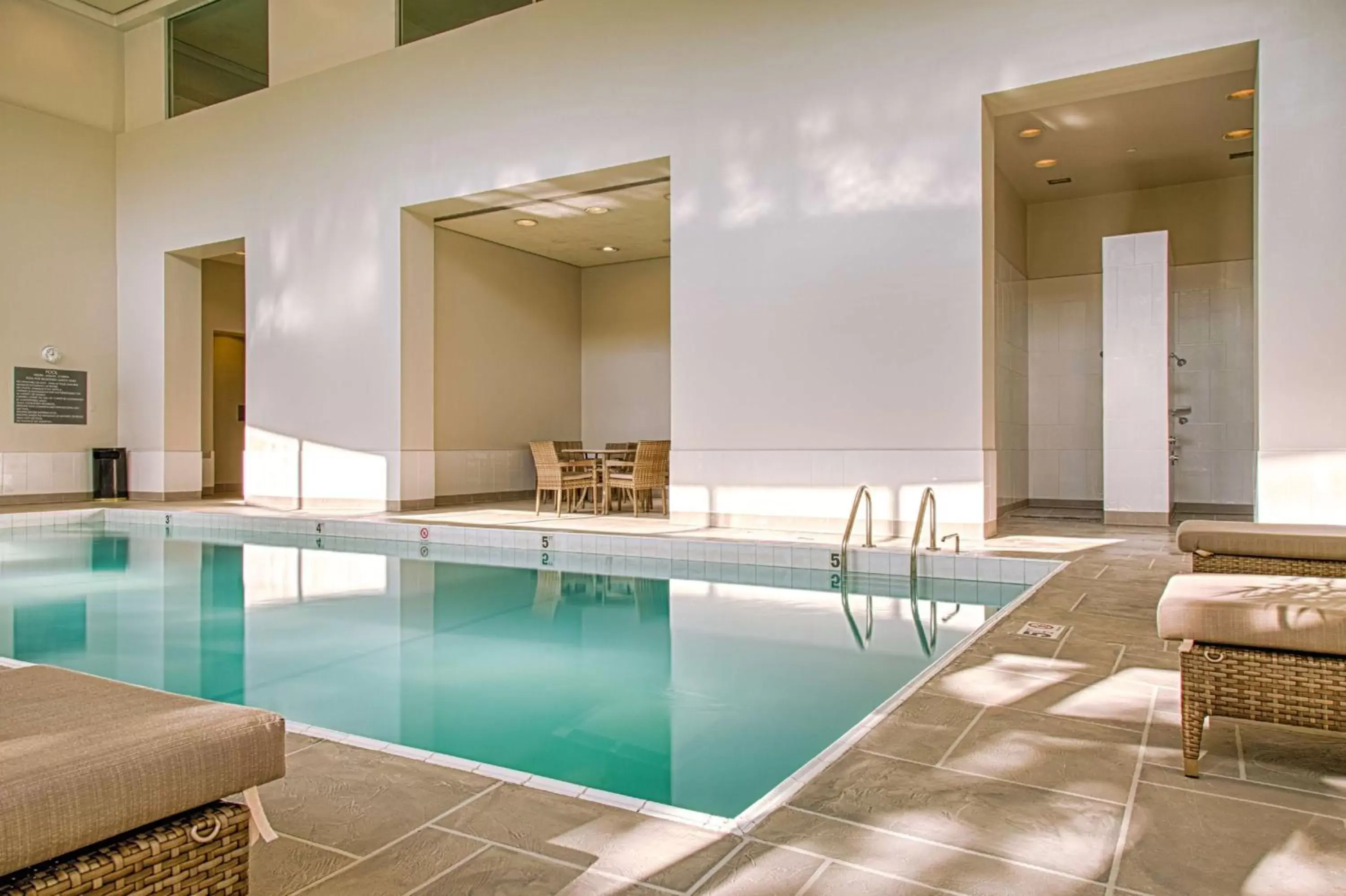 Pool view, Swimming Pool in Embassy Suites by Hilton Chicago O'Hare Rosemont