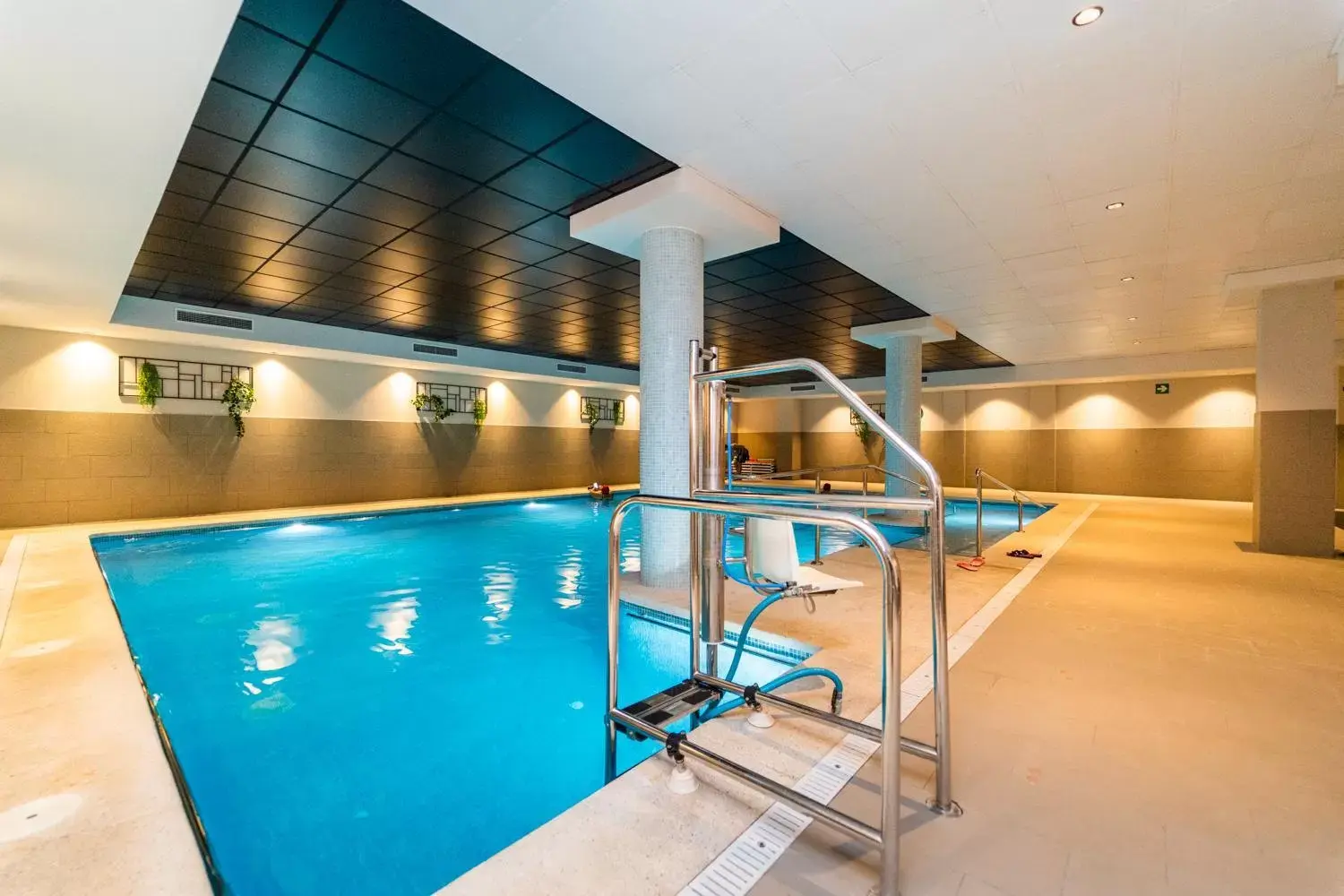 Swimming Pool in Hotel Vistamar Wellness by DLV