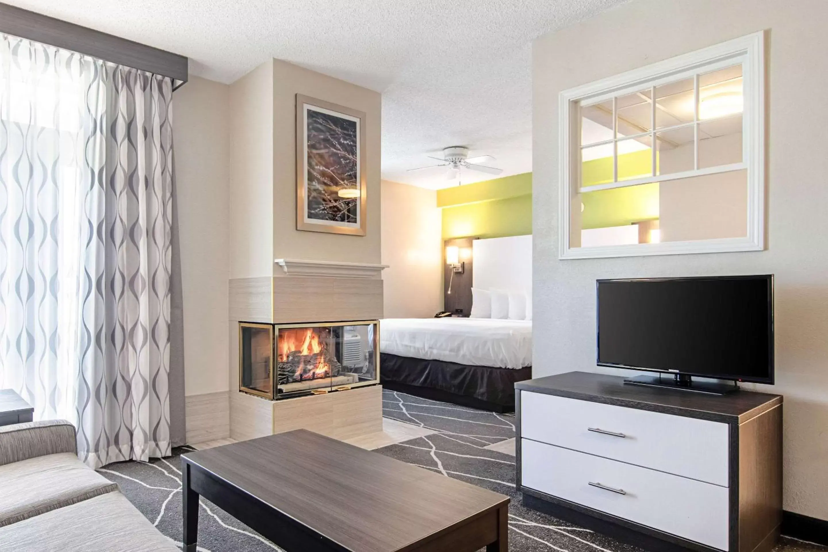 Photo of the whole room in Clarion Inn Willow River Photo of the whole room in Clarion Inn Willow River