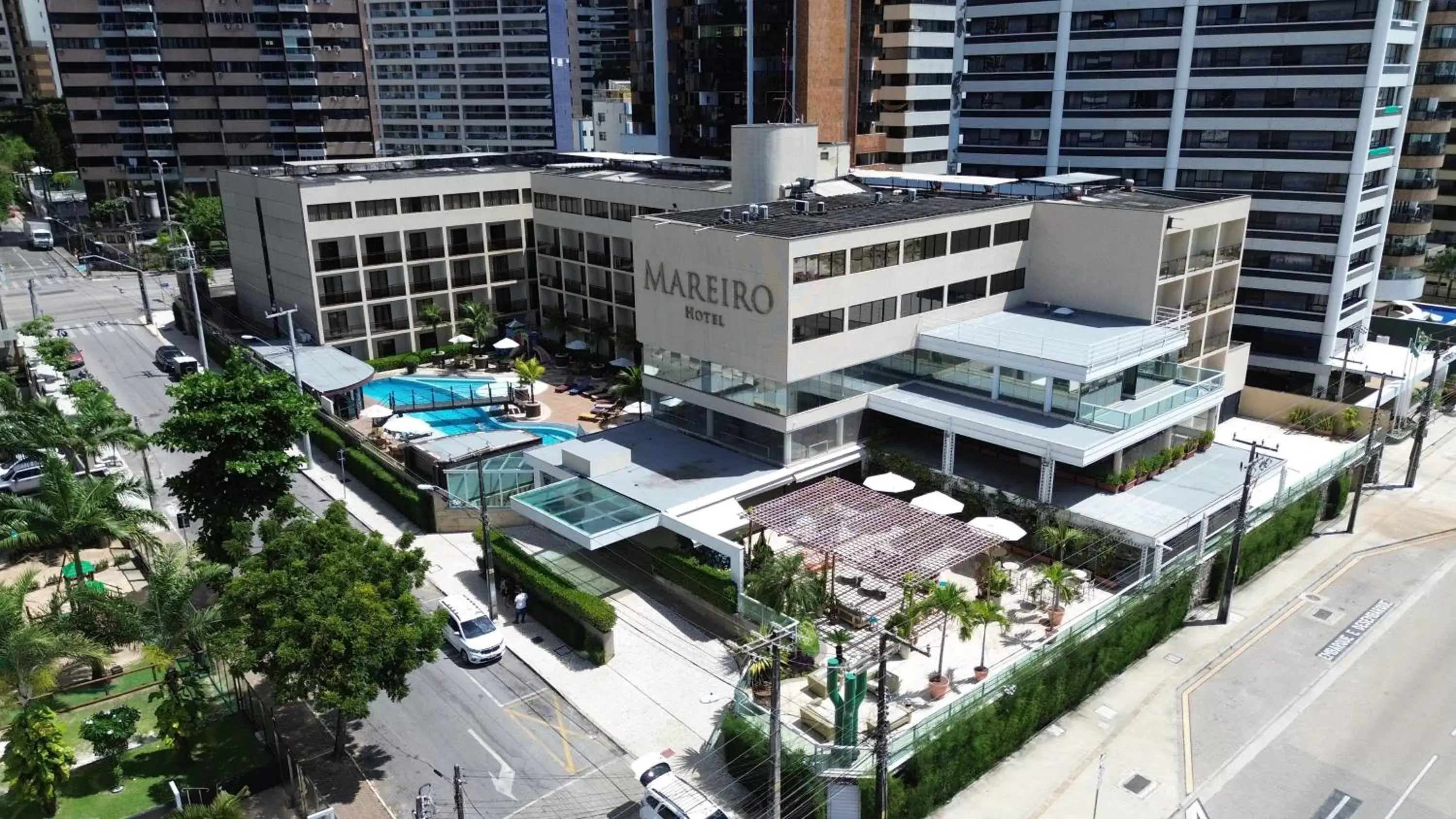 Property building, Bird's-eye View in Mareiro Hotel