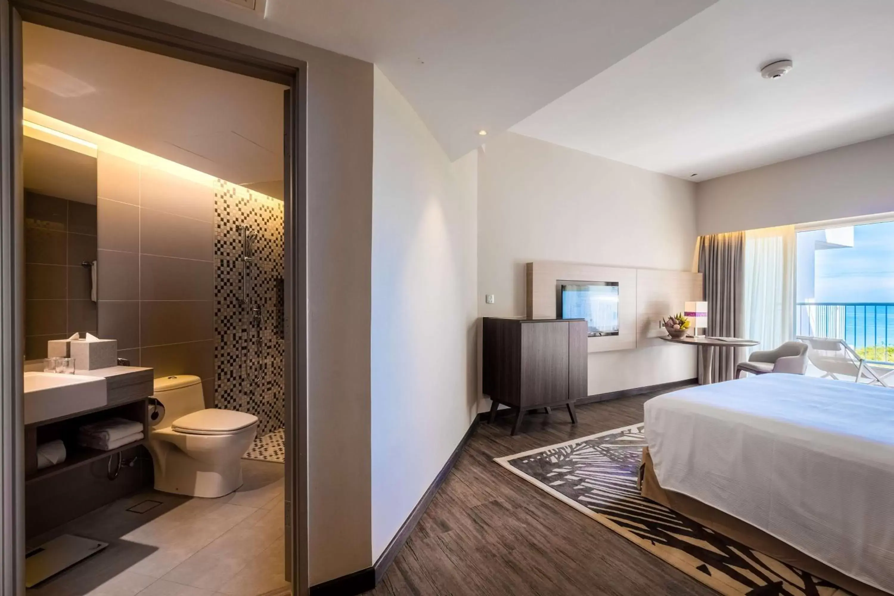 Bedroom, Bathroom in DoubleTree Resort by Hilton Hotel Penang