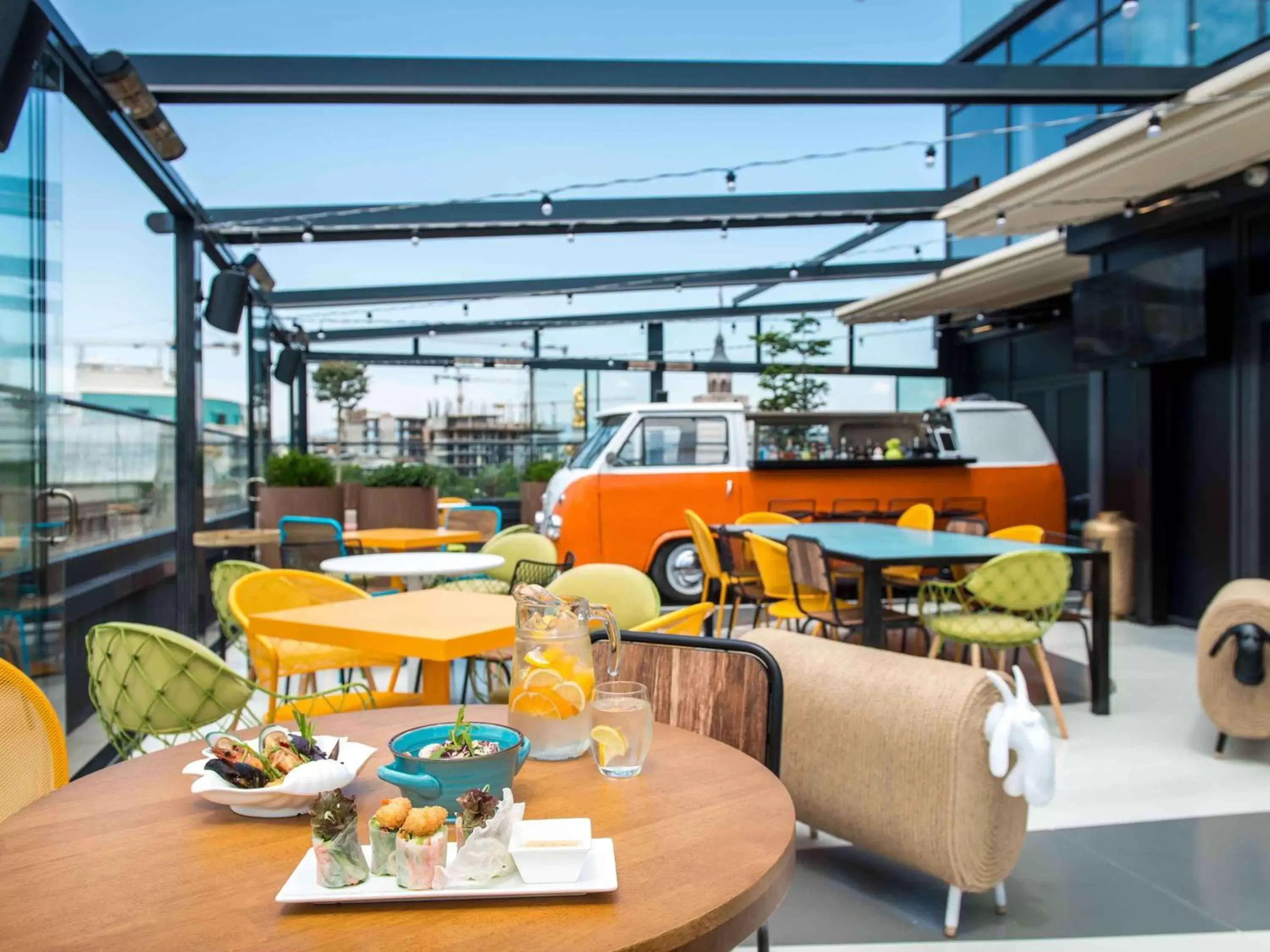 Lounge or bar in ibis Styles Tbilisi Center