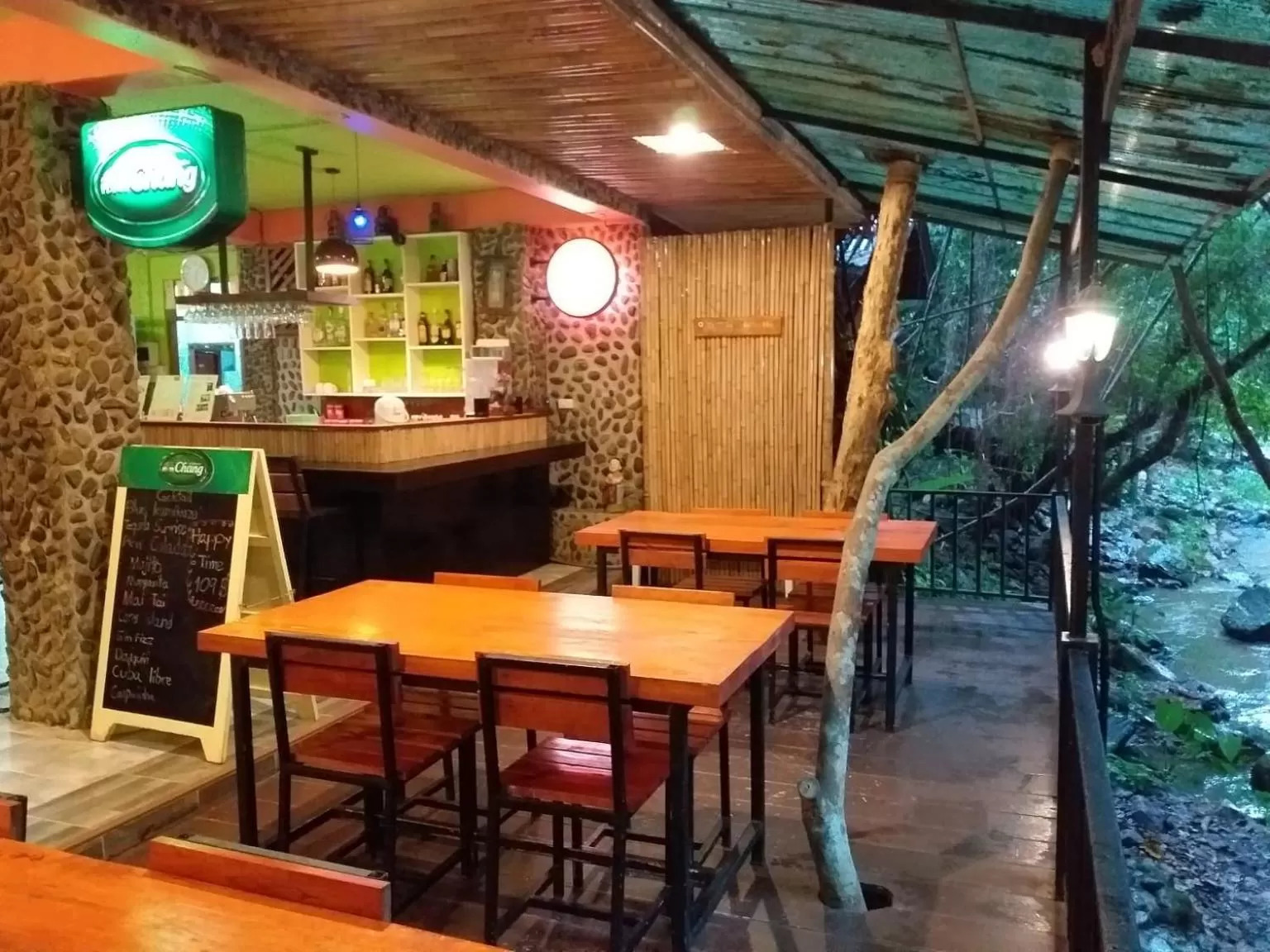 Restaurant/places to eat in Tree Tops River Huts