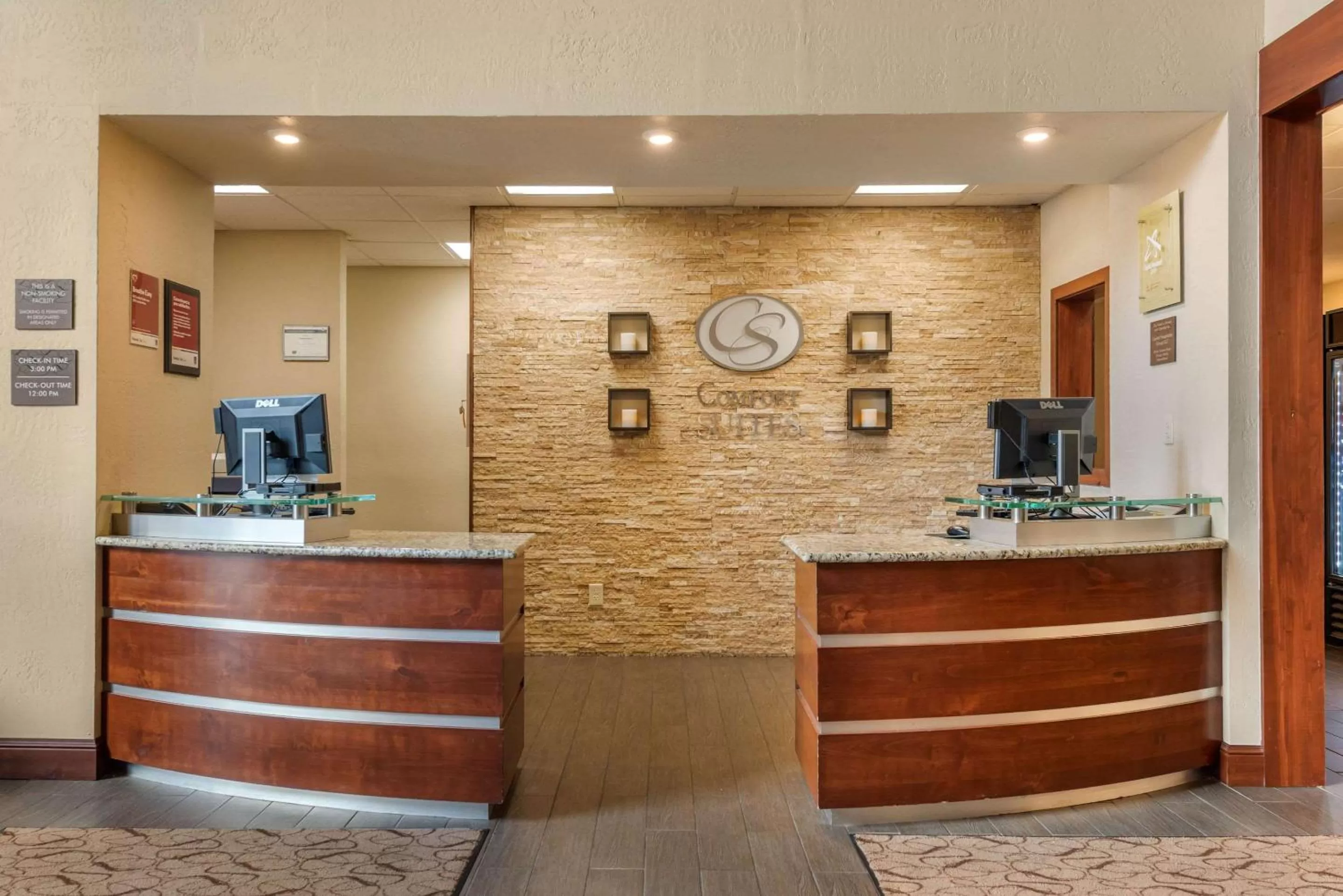 Lobby or reception in Comfort Suites near Route 66
