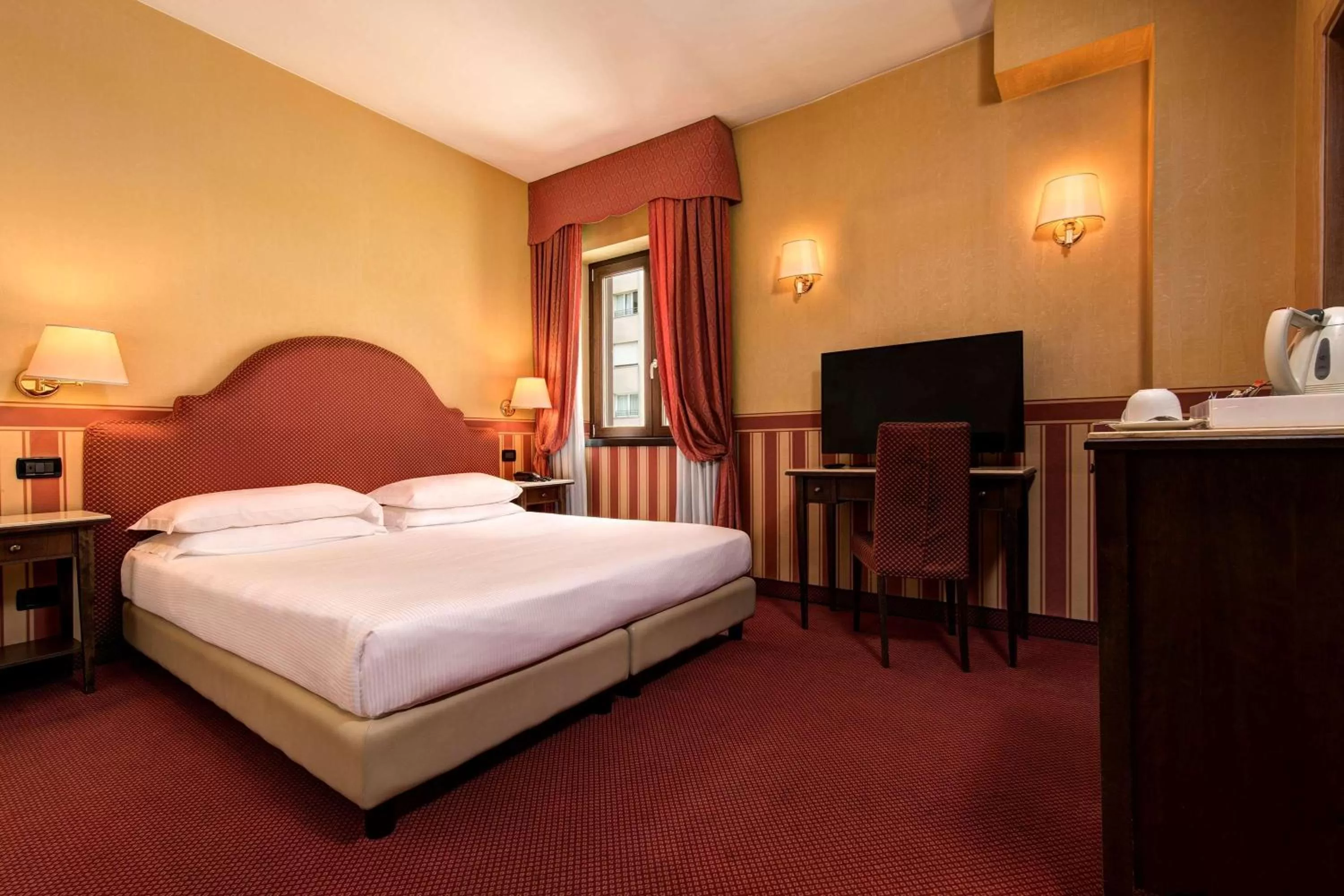 TV and multimedia, Bed in Best Western Hotel Tritone