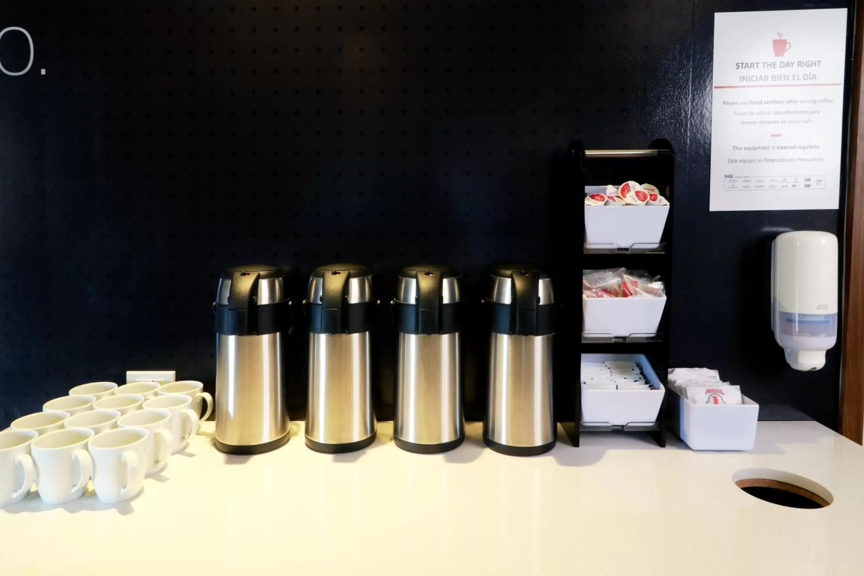 Coffee/Tea Facilities in Holiday Inn Express Piedras Negras, an IHG Hotel