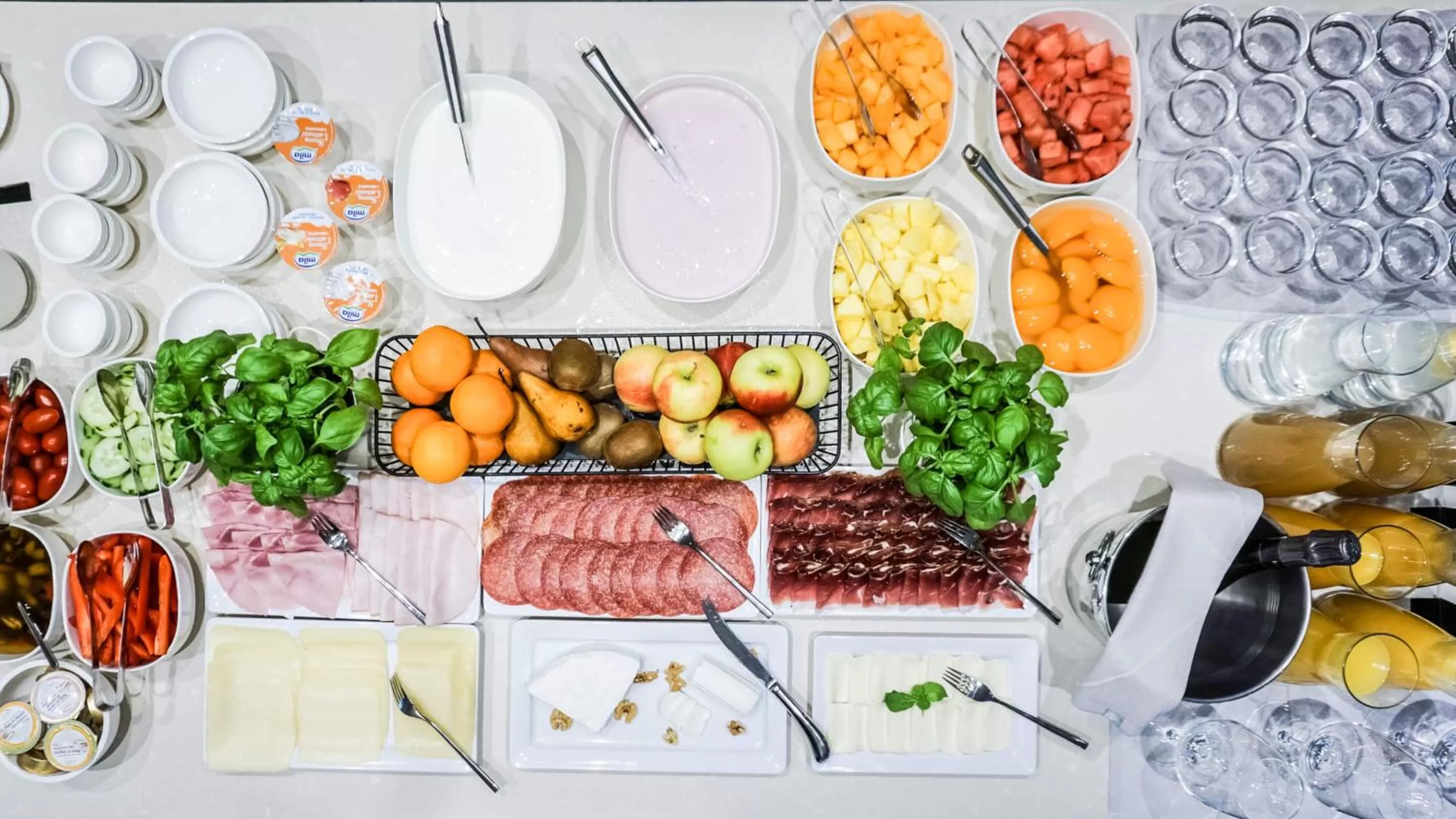 Food and drinks in Hotel Villa Laurus