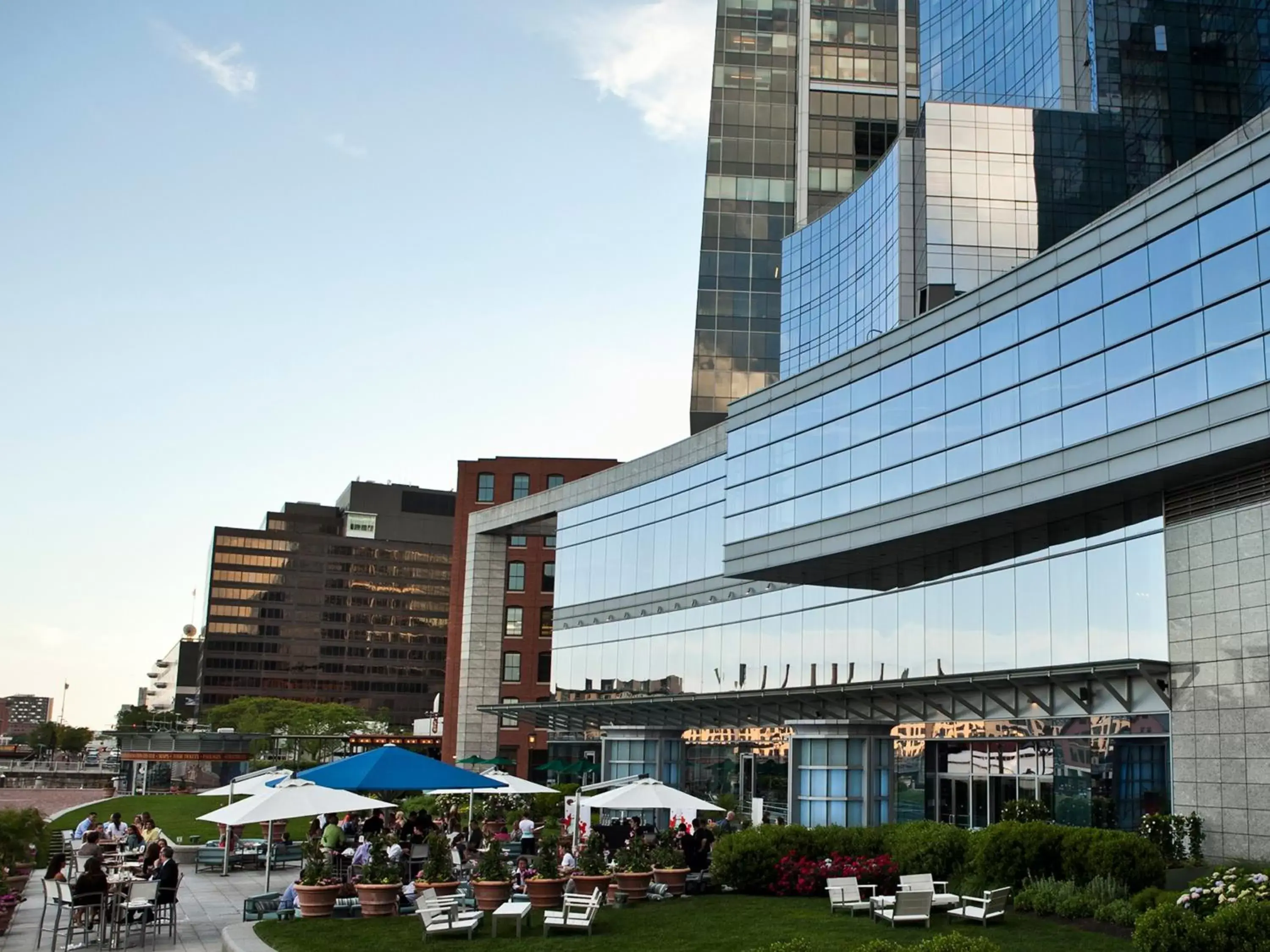 Lounge or bar, Property Building in InterContinental Boston, an IHG Hotel