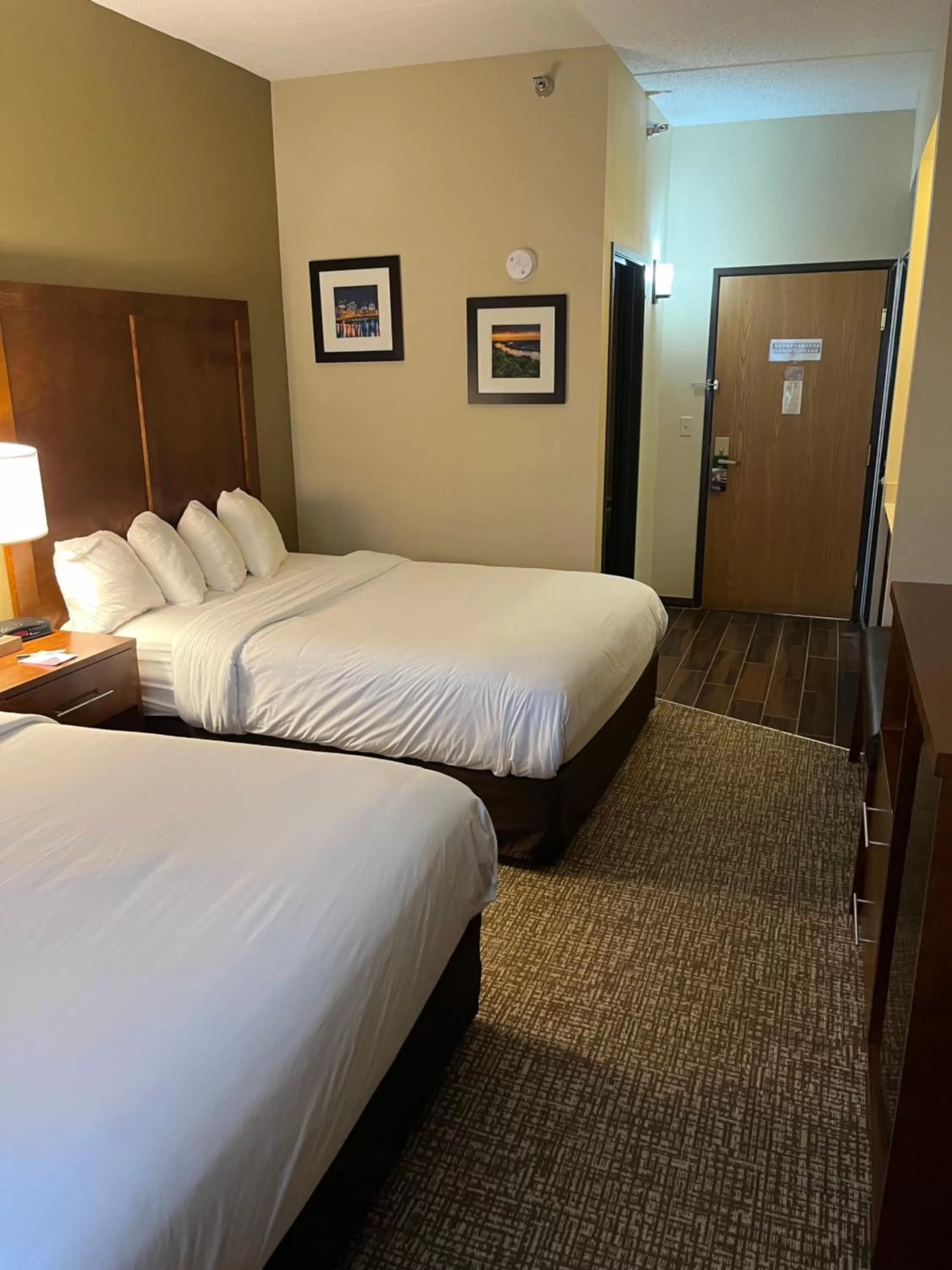 Photo of the whole room, Bed in Wingate by Wyndham Pittsburgh West Mifflin