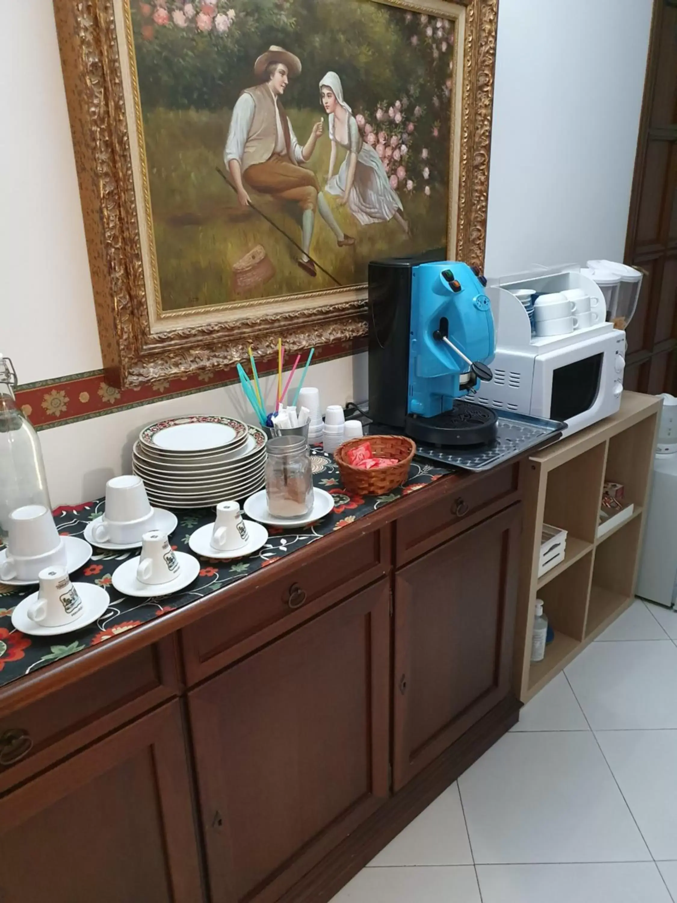 Coffee/tea facilities, Kitchen/Kitchenette in Alba central City