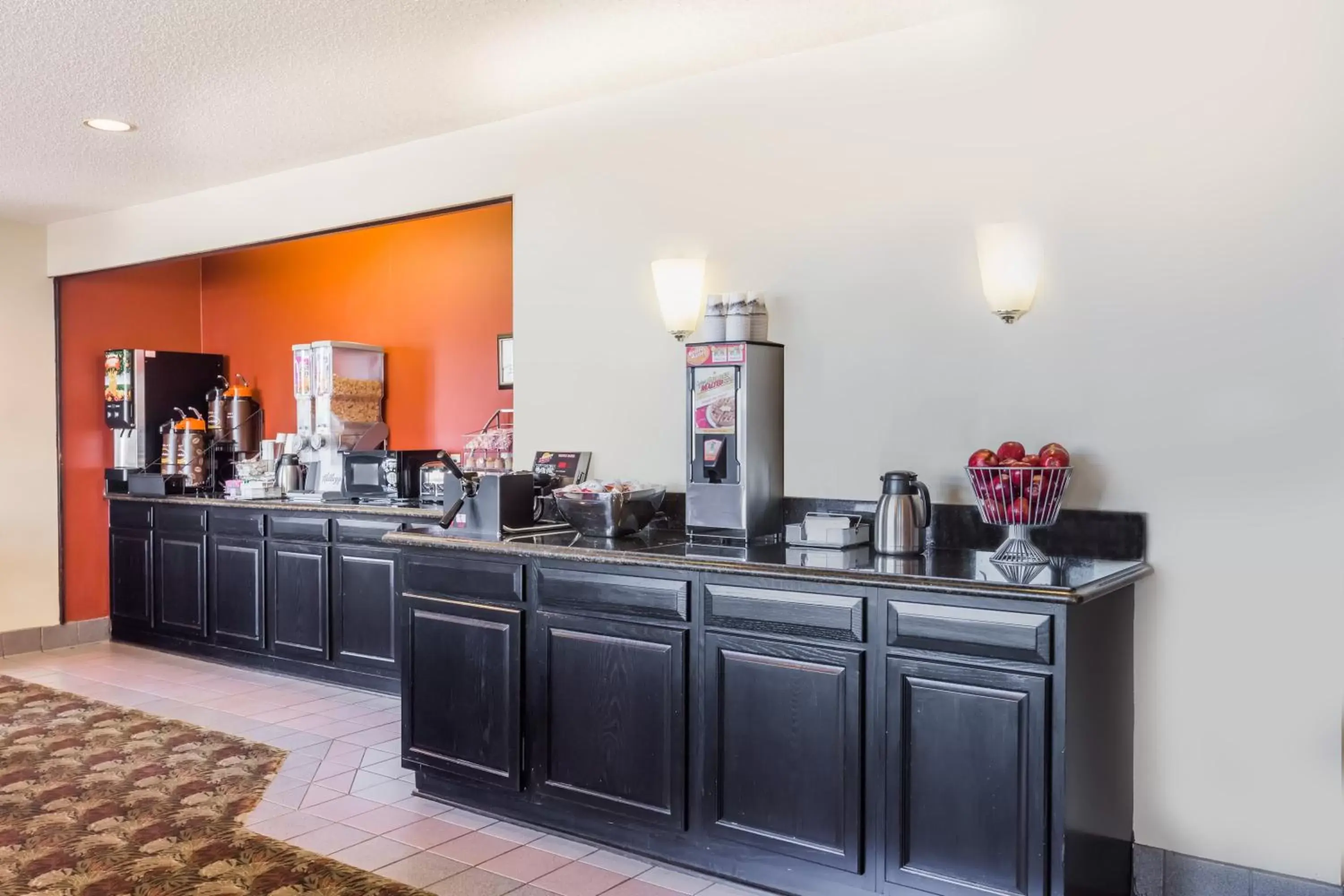 Food and drinks in Super 8 by Wyndham Appleton Food and drinks in Super 8 by Wyndham Appleton