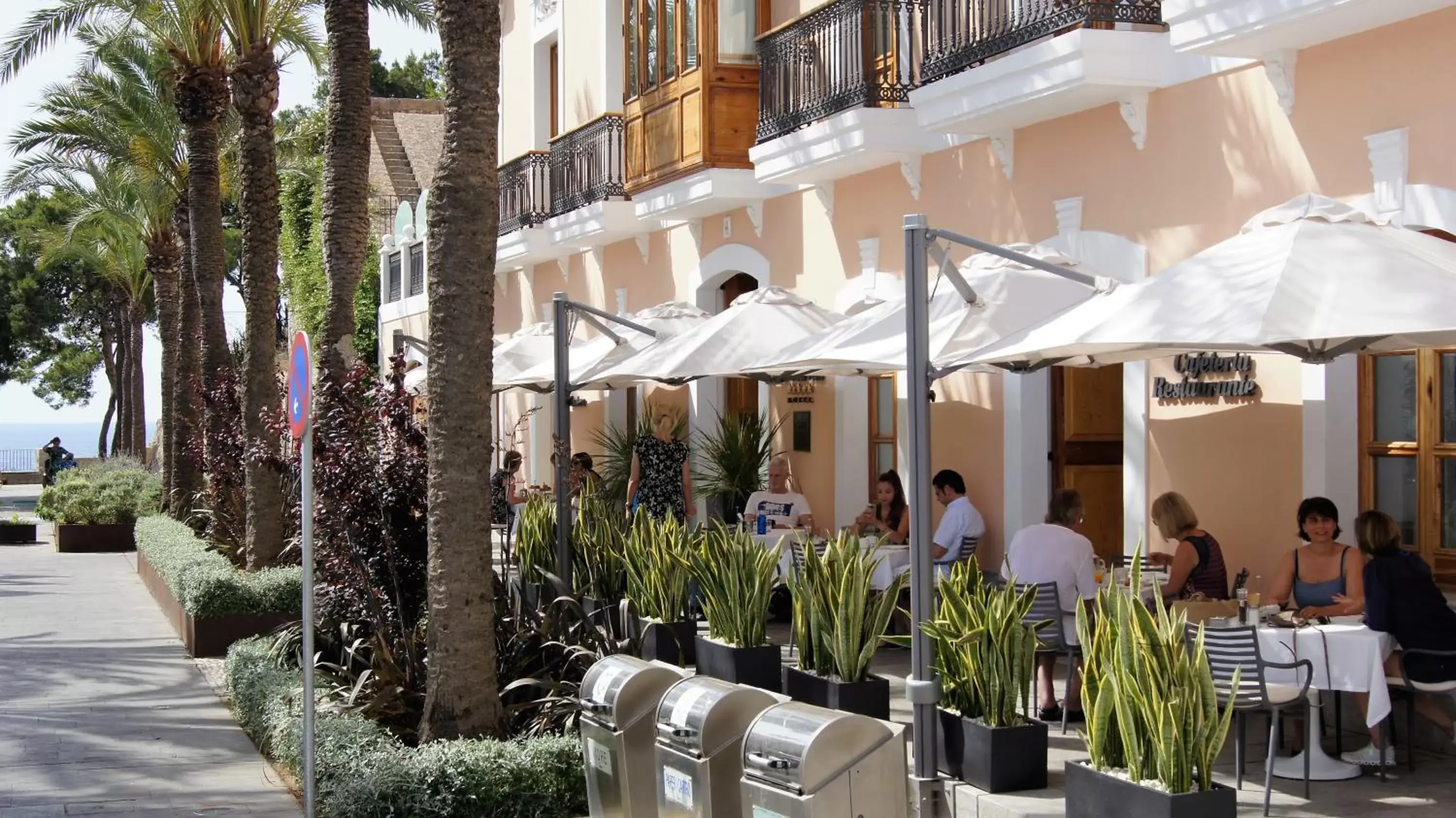 Street view, Restaurant/Places to Eat in Mirador de Dalt Vila-Relais & Chateaux