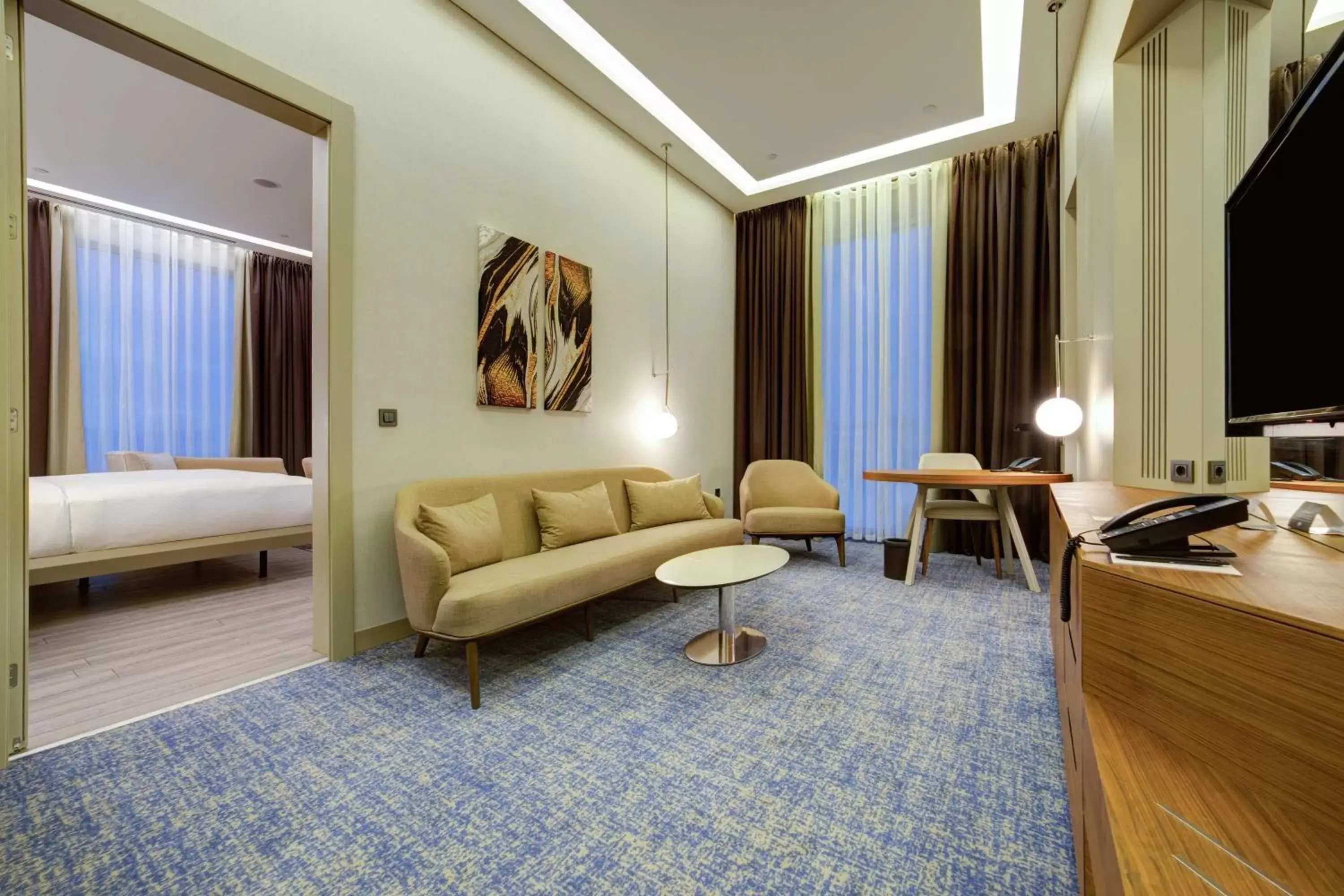 Living room, Bed in DoubleTree by Hilton Adana Living room, Bed in DoubleTree by Hilton Adana