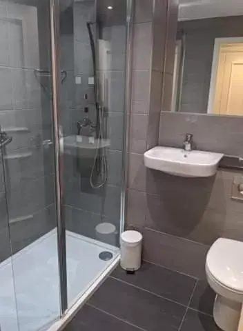 Shower, Bathroom in The White Hart Hotel Lincoln