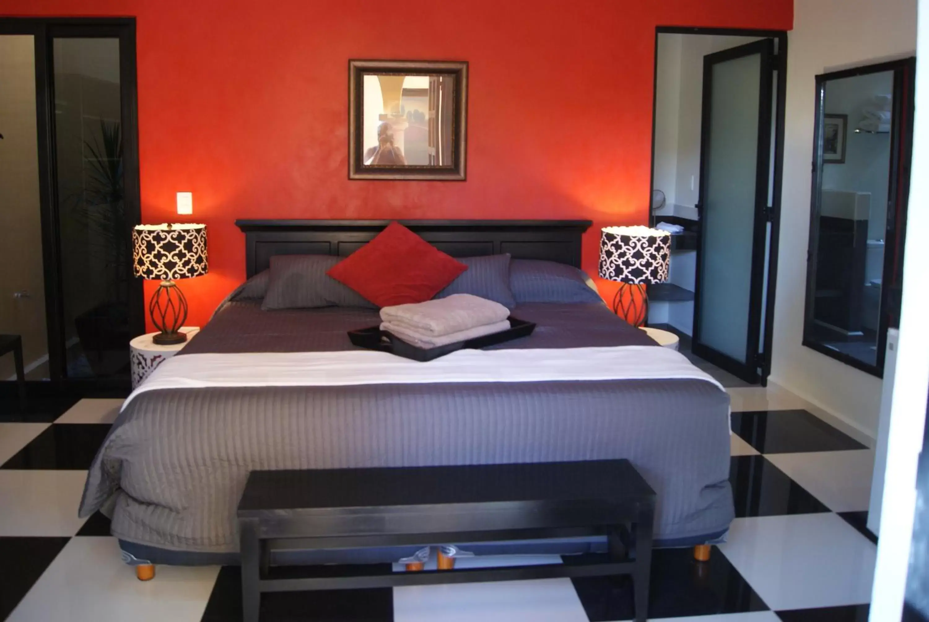 Bedroom, Bed in Ochenta Y Dos Bed & Breakfast & Spa