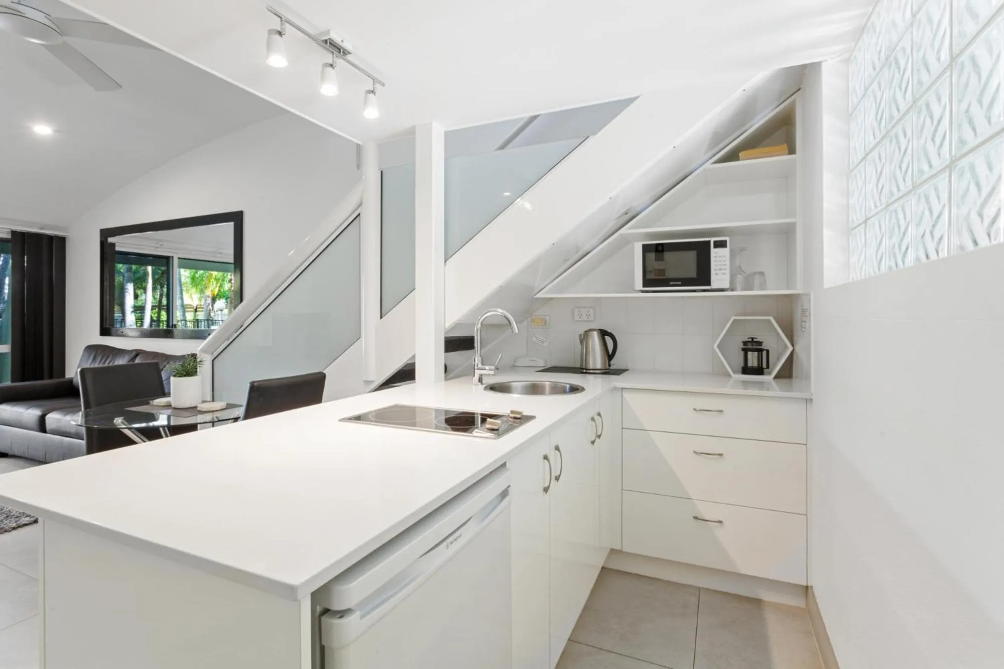 Kitchen or kitchenette in Caribbean Noosa