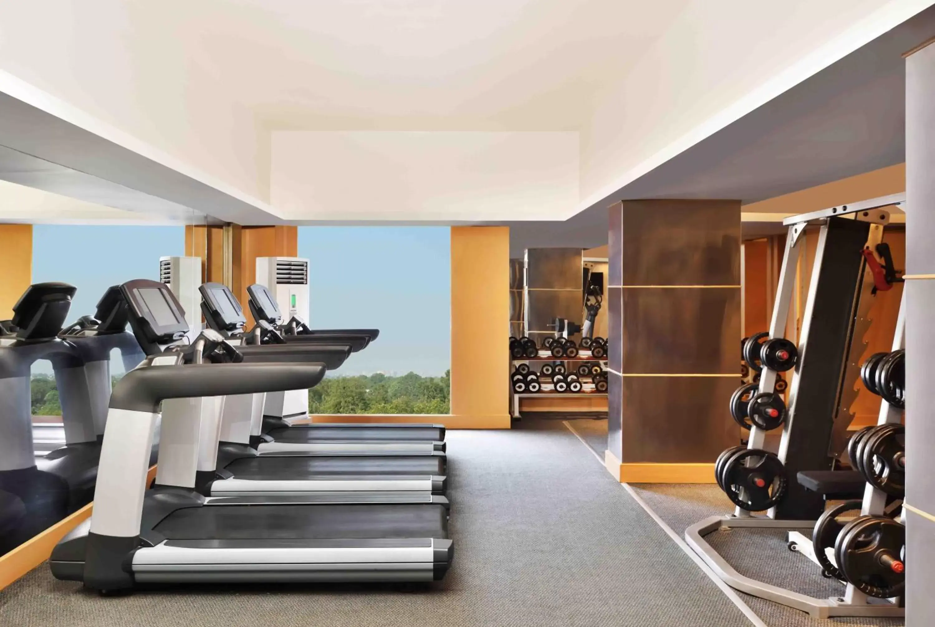 Breakfast, Fitness Center/Facilities in Courtyard by Marriott Chennai