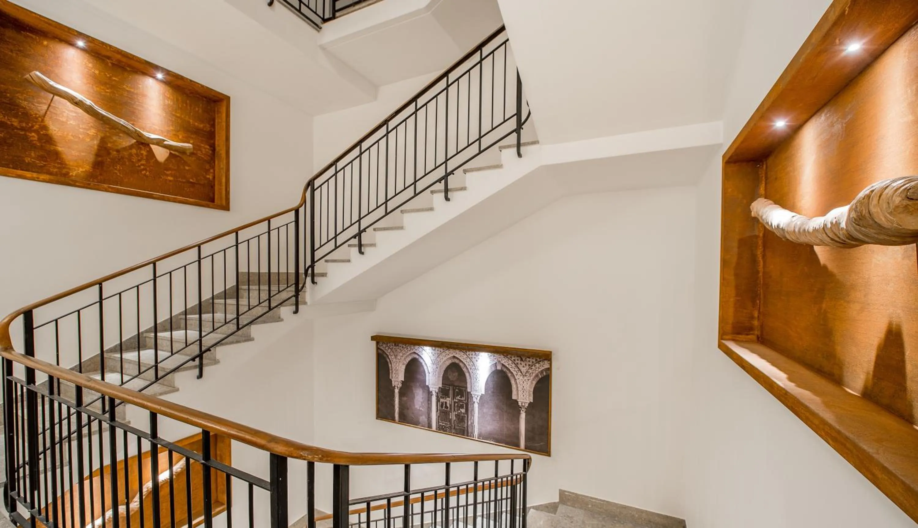 Decorative detail in Hotel Federico II Central Palace