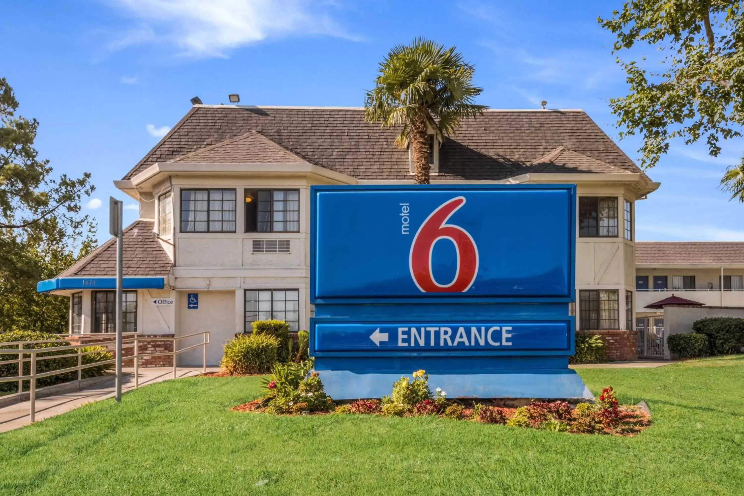 Property Building in Motel 6-Fairfield, CA - North