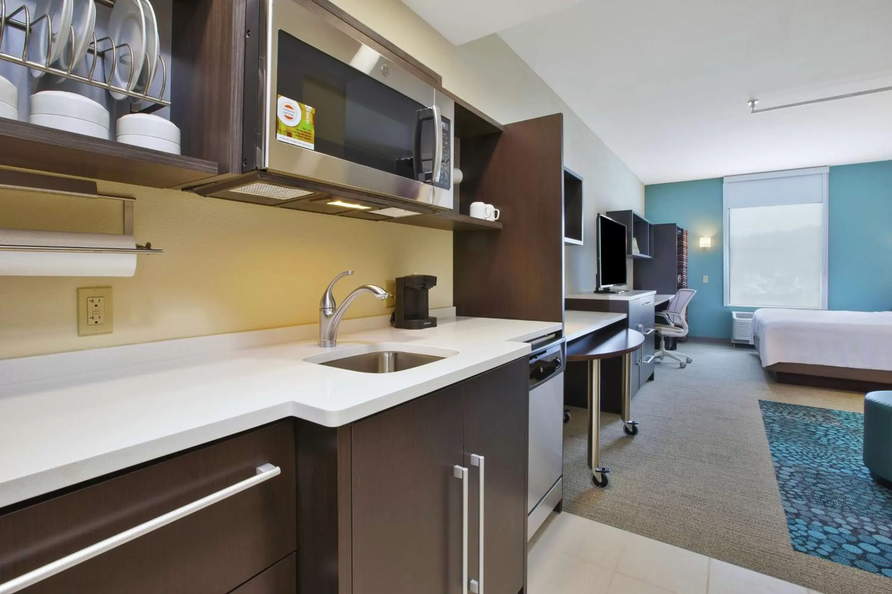 Bedroom, Kitchen/Kitchenette in Home2 Suites By Hilton Holland