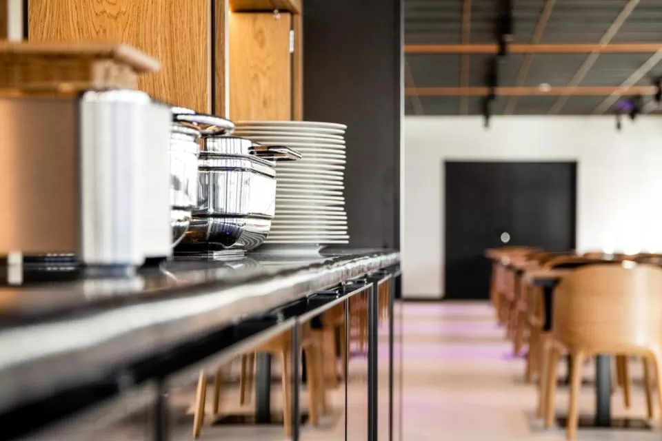 Restaurant/places to eat in GINN Hotel Hamburg Elbspeicher