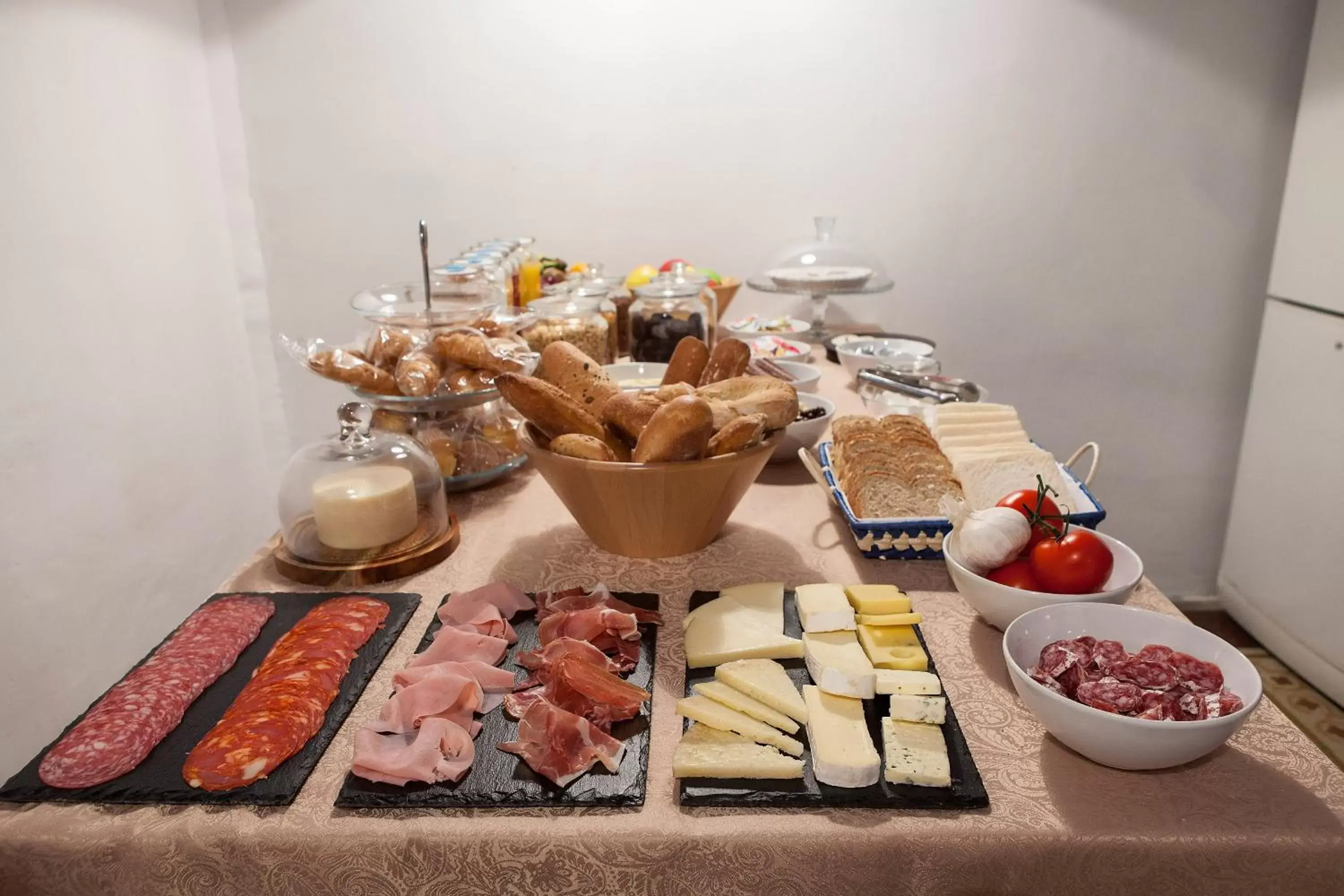 Property building, Food in Bed in Girona