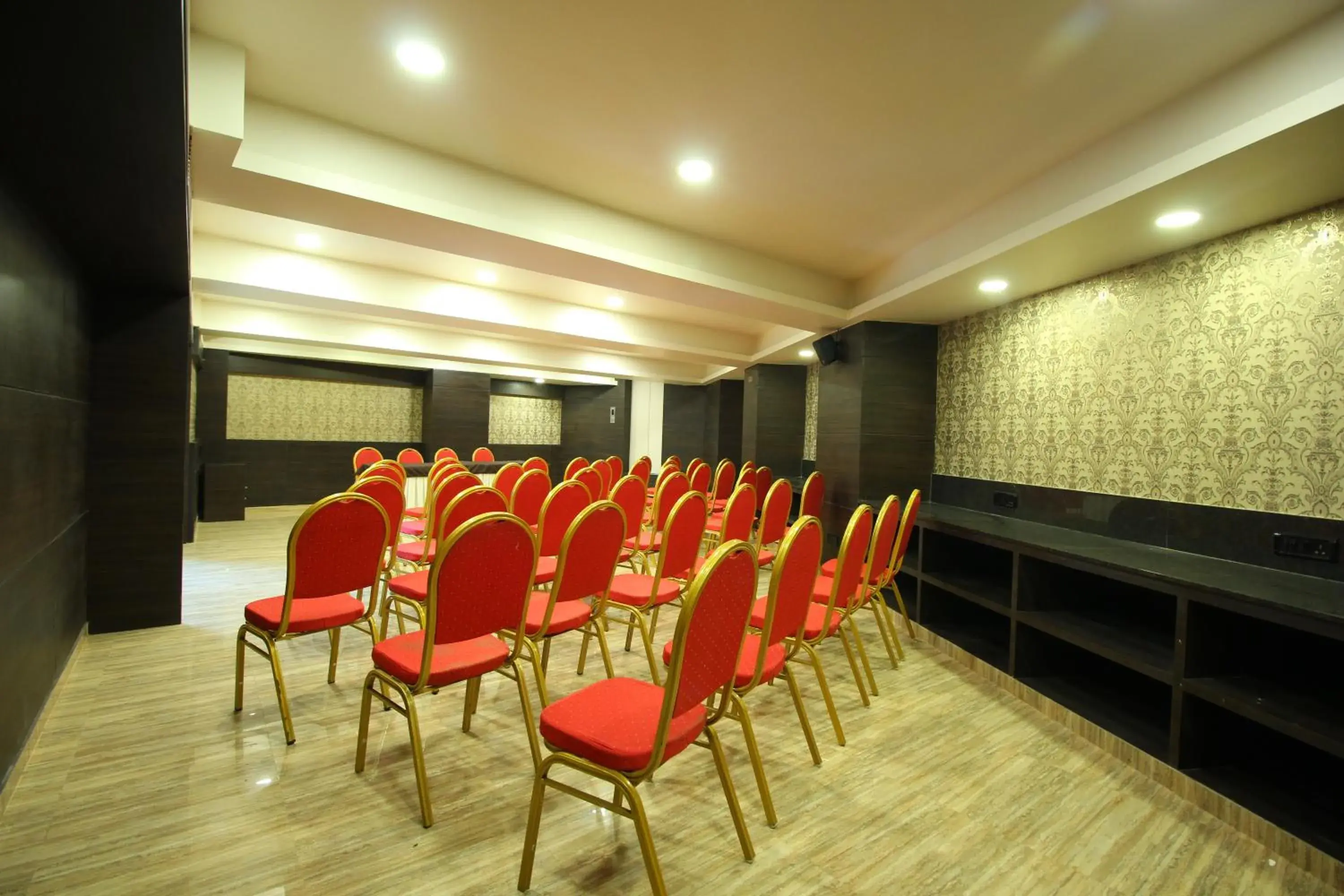 Business facilities in Central Beacon Hotel