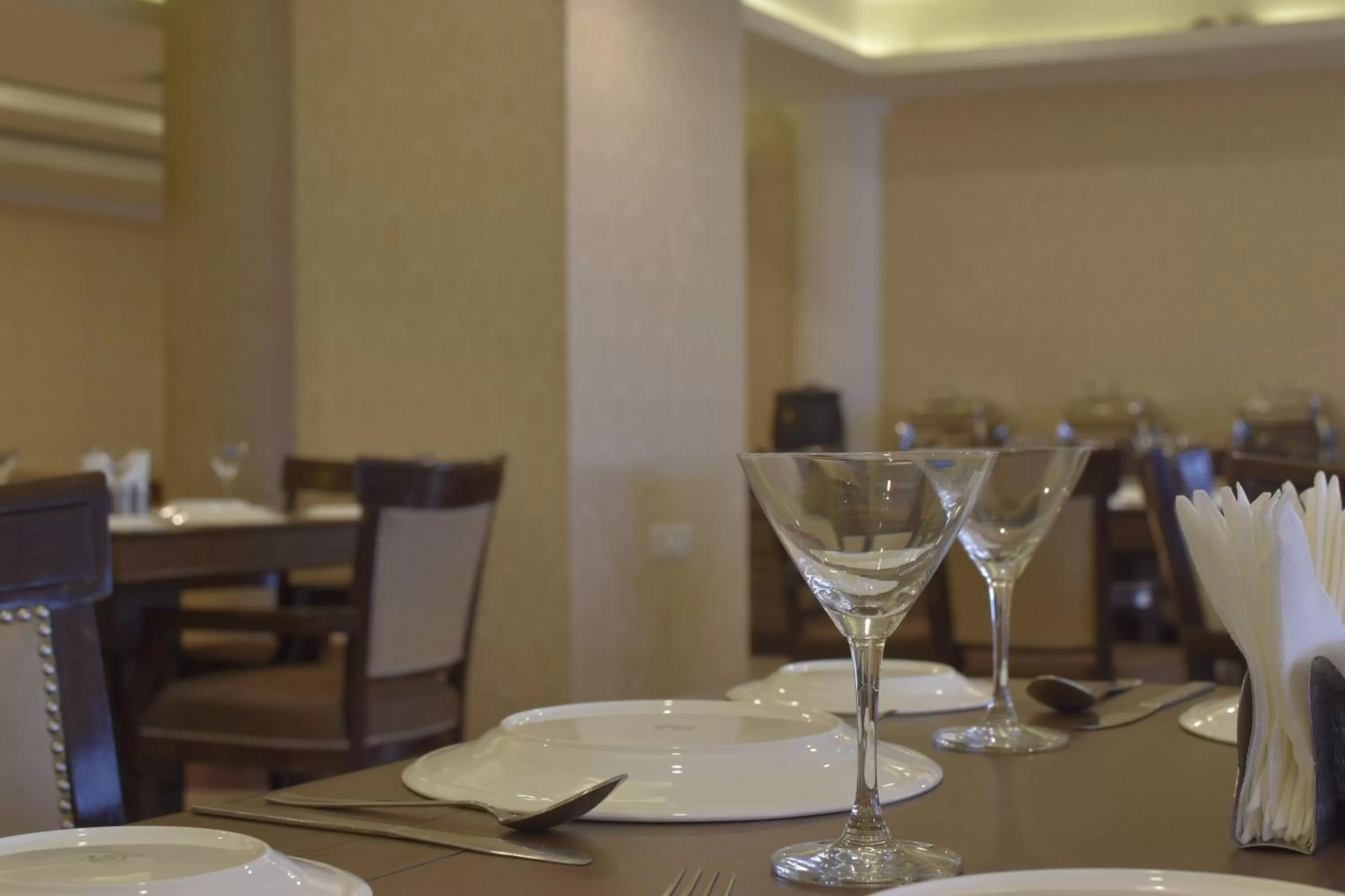 Restaurant/Places to Eat in The Royal Castle AC Centralized