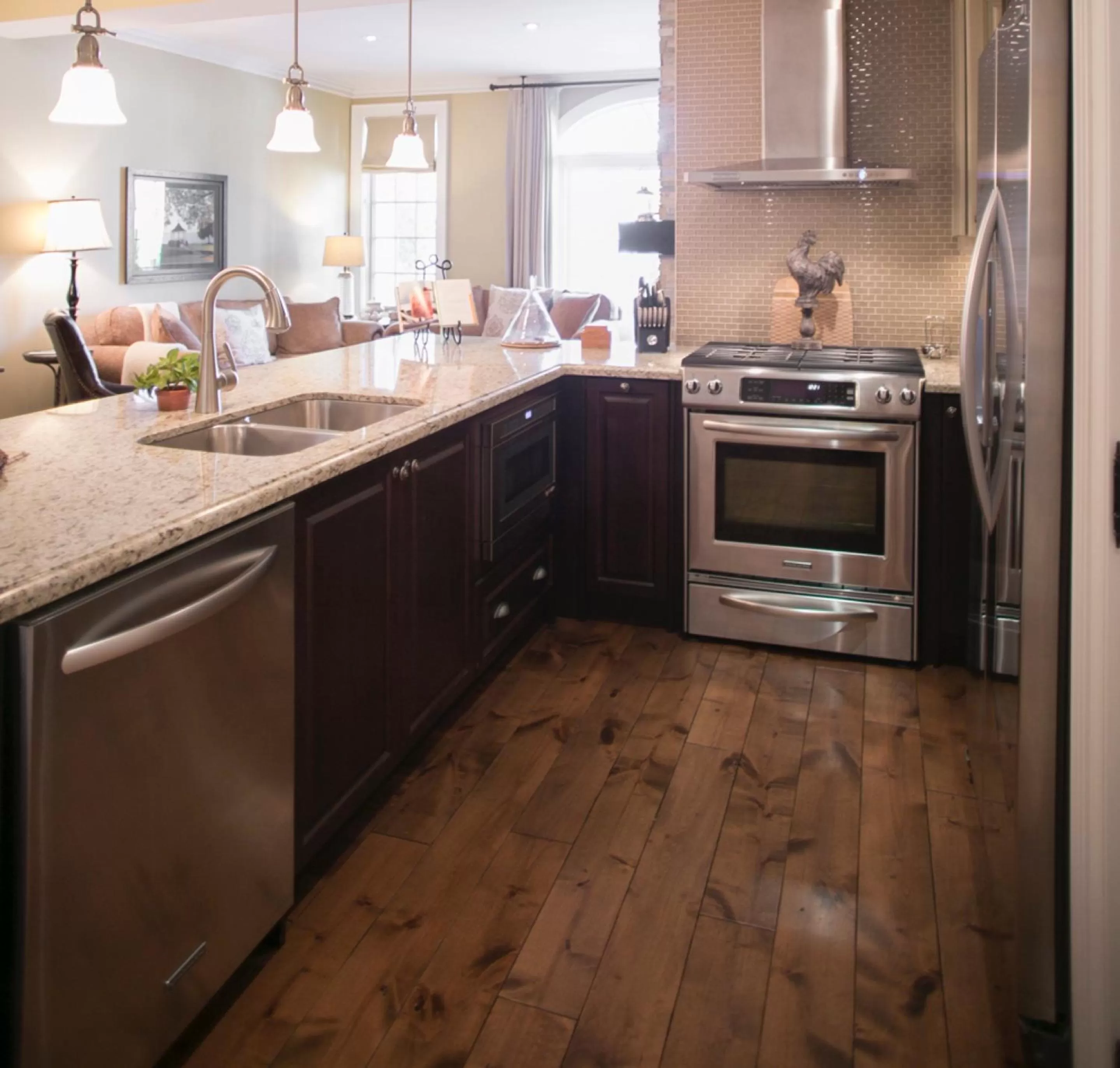 Kitchen or kitchenette in 124 on Queen Hotel & Spa