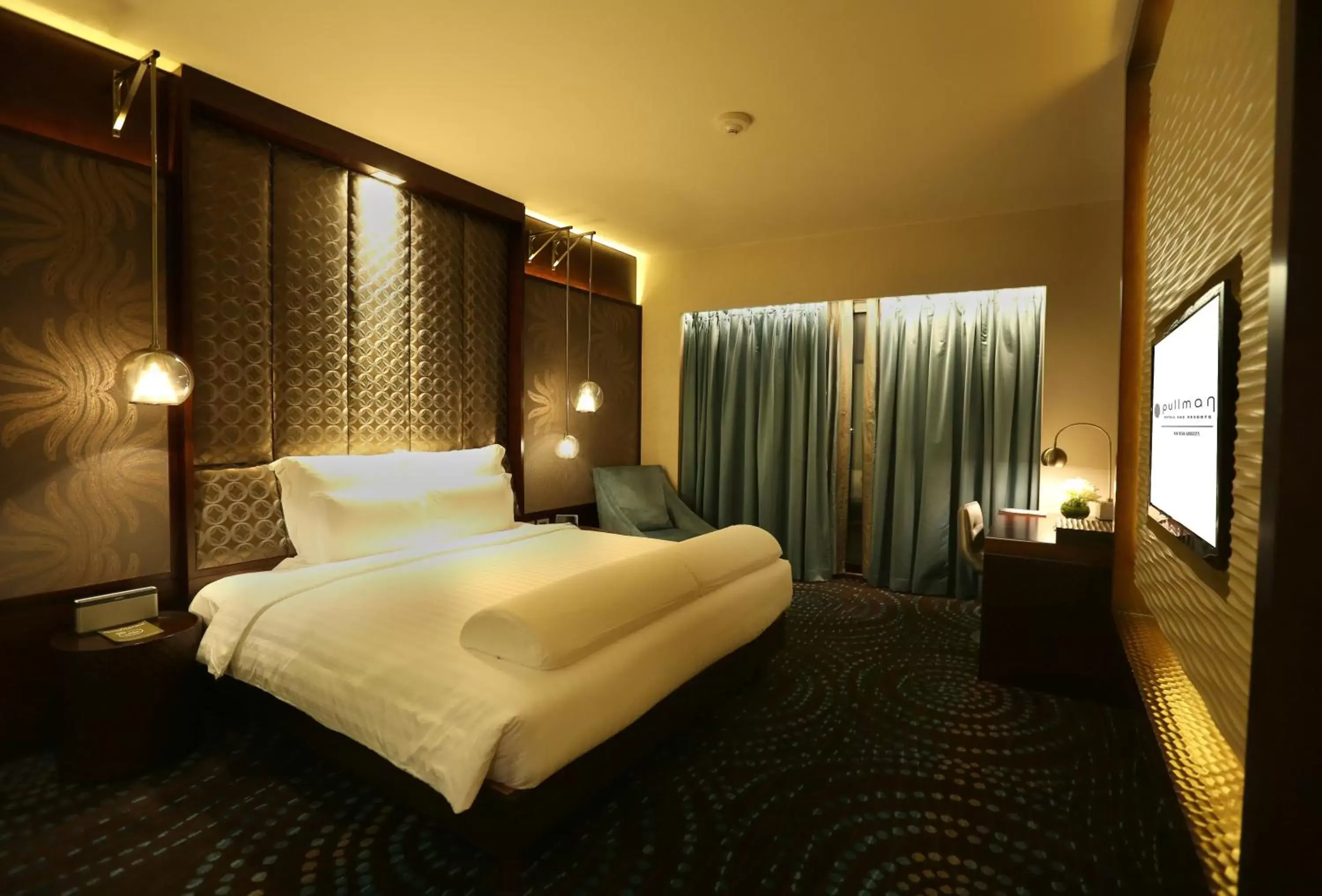 Bedroom in Pullman New Delhi Aerocity- International Airport