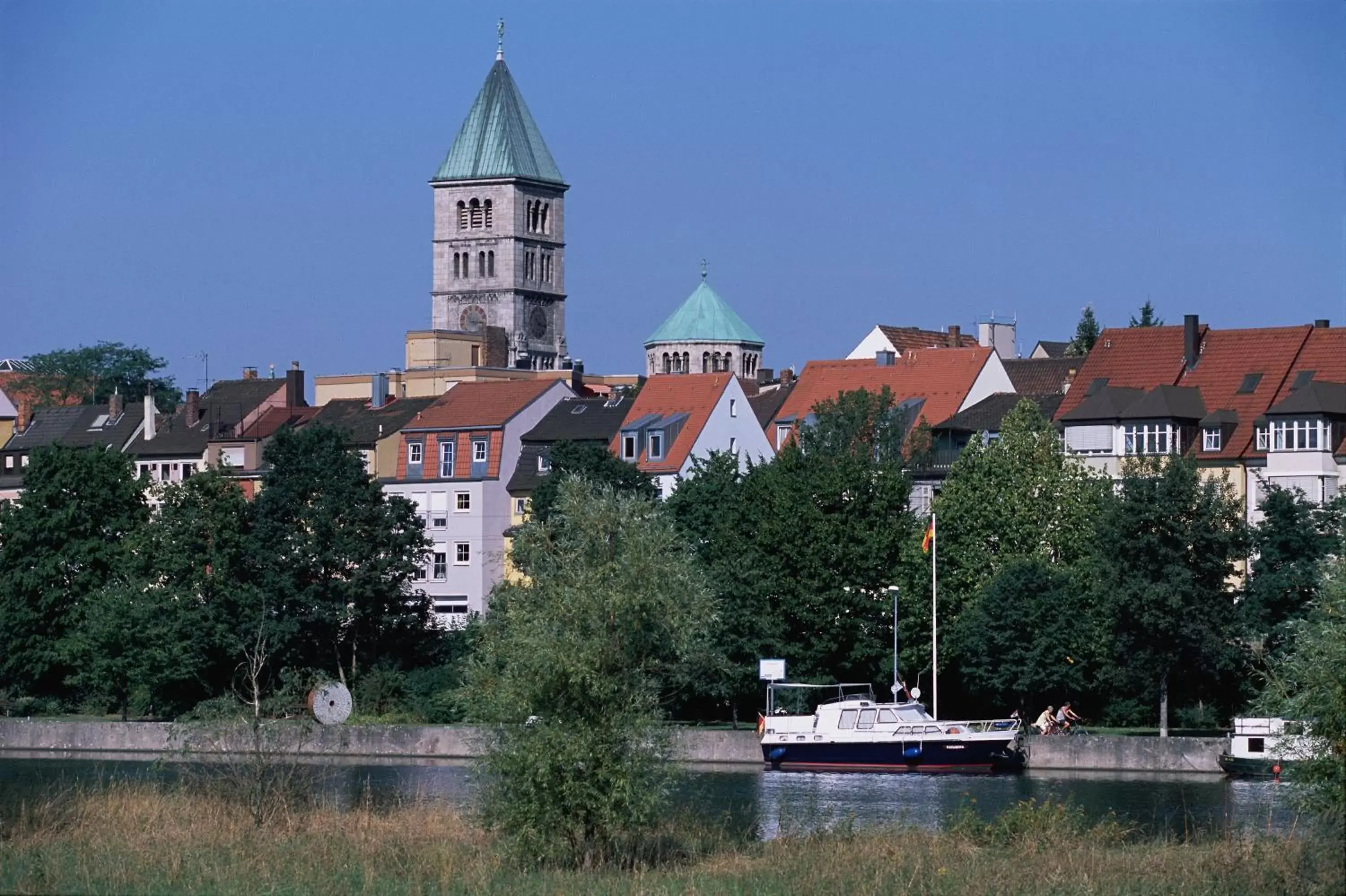 City view in Mercure Hotel Schweinfurt Maininsel
