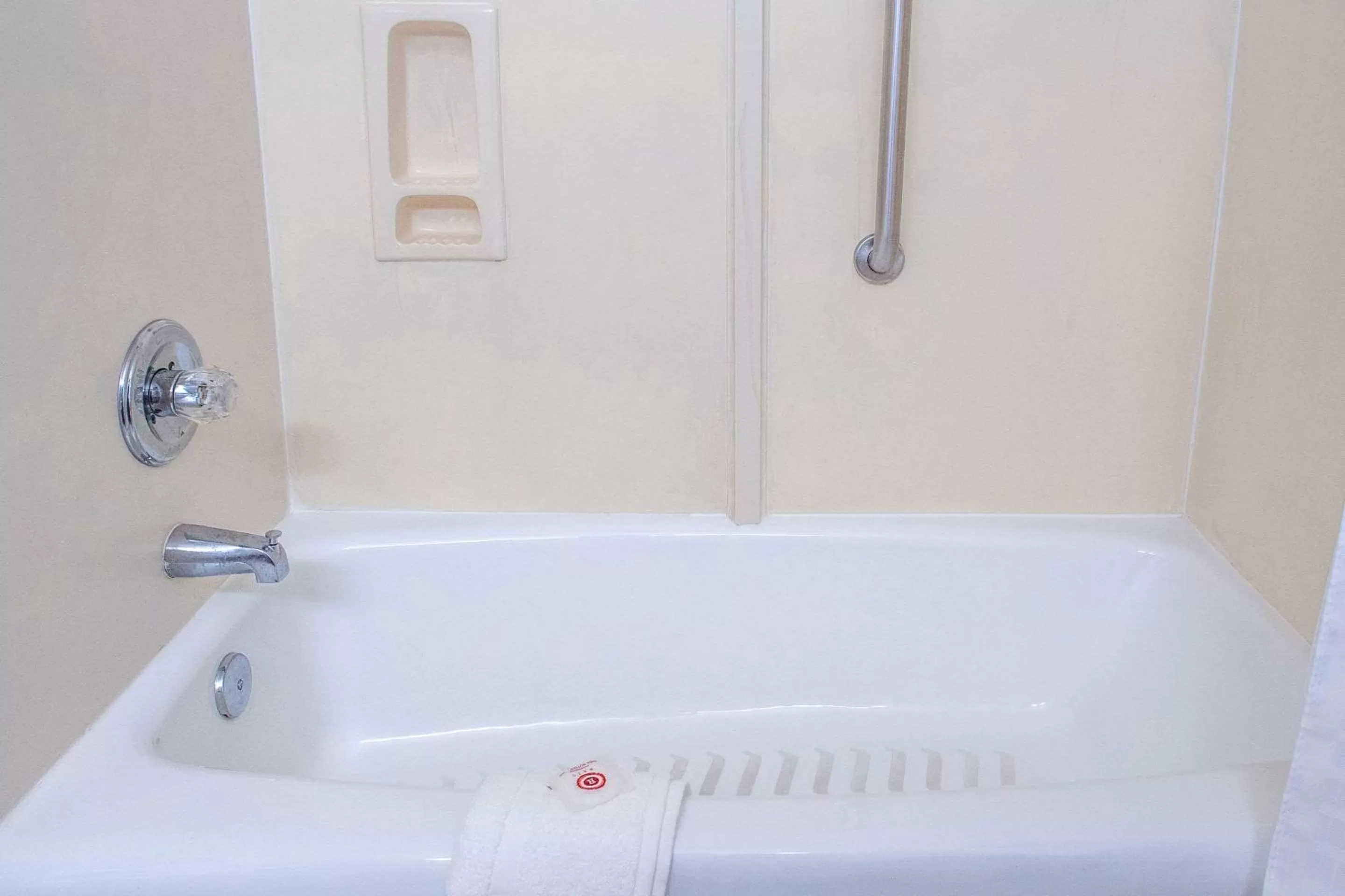 Bathroom in Quality Inn Moore - Oklahoma City