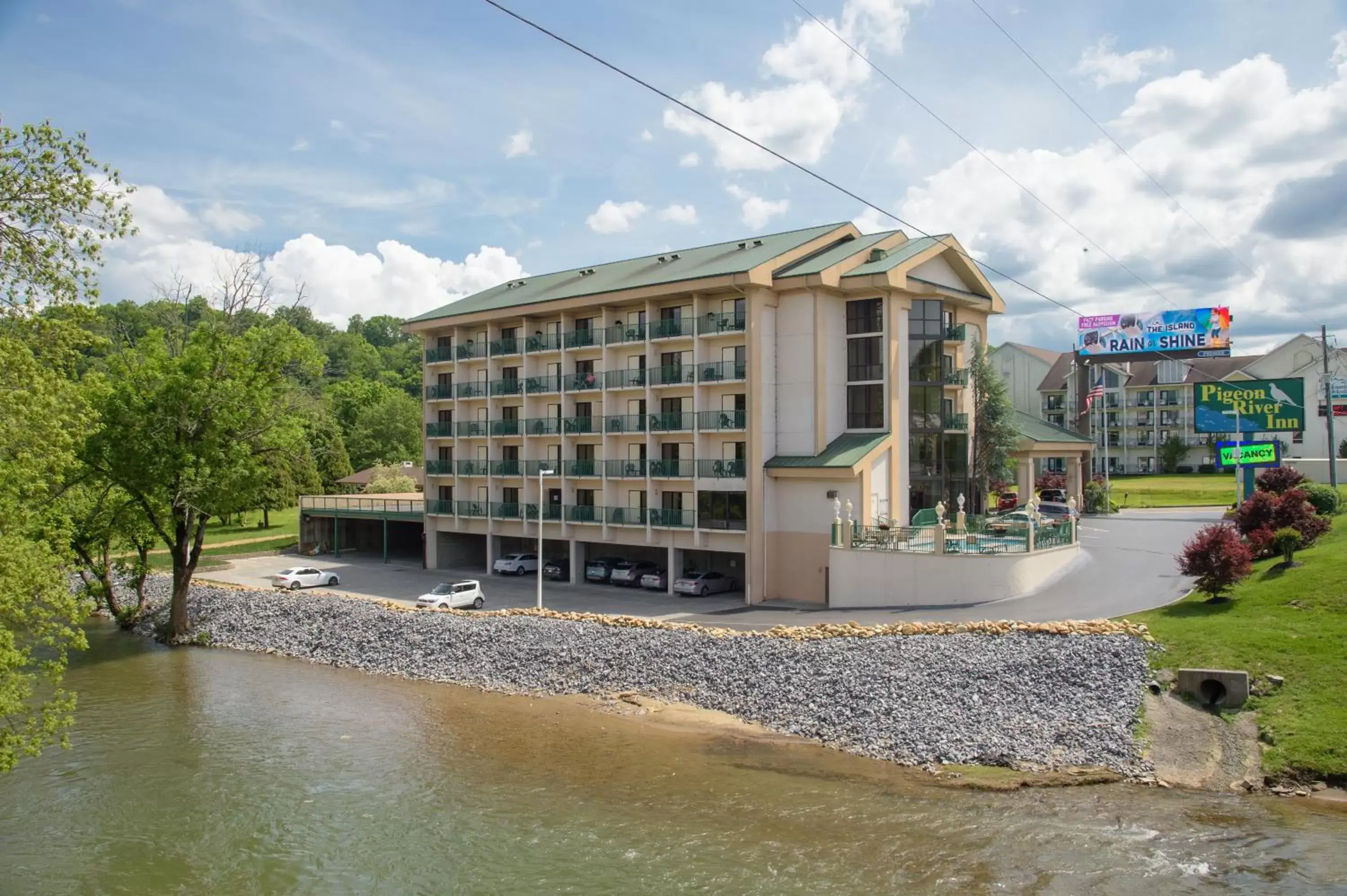 Property building in Pigeon River Inn Property building in Pigeon River Inn