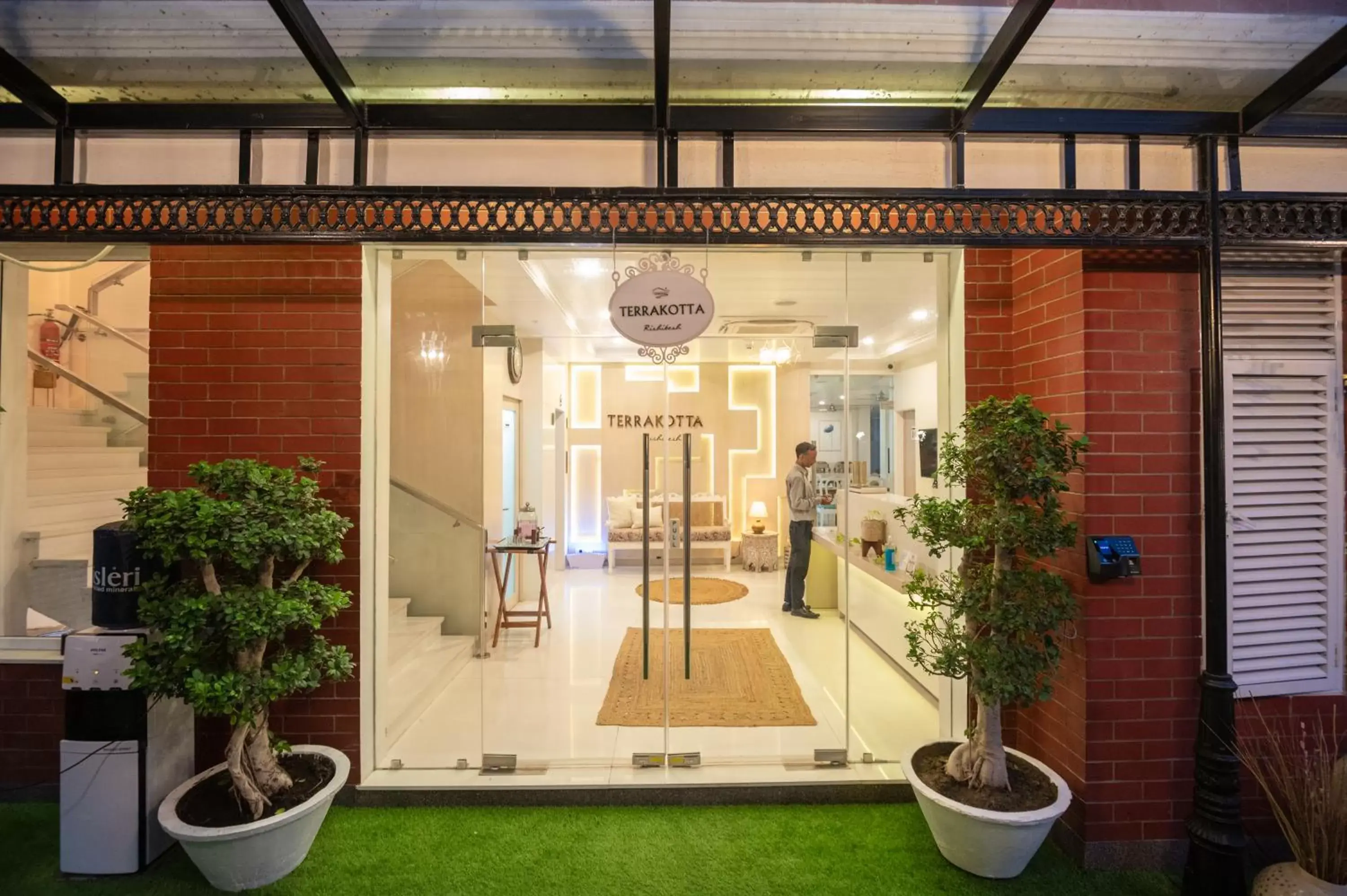 Facade/entrance in Terrakotta Rishikesh Facade/entrance in Terrakotta Rishikesh