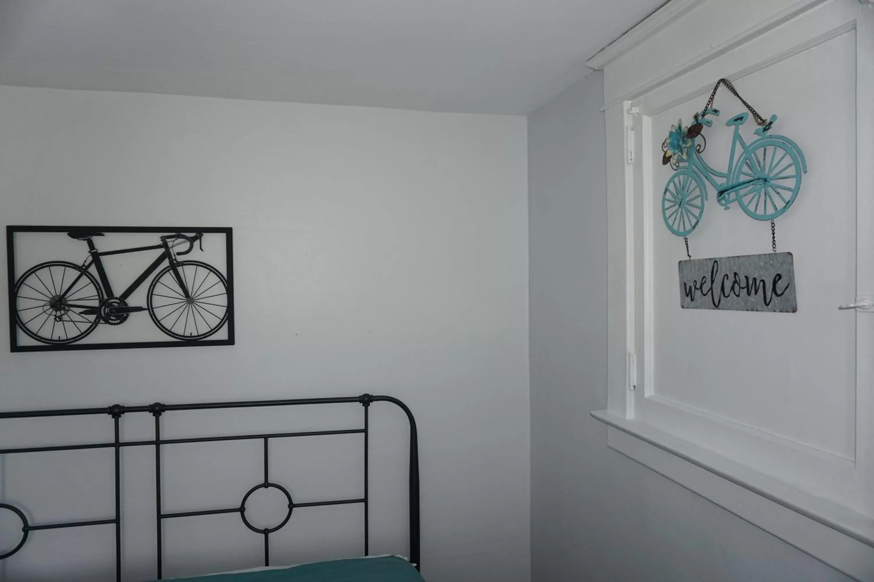 Standard King Room in Charlevoix House - The Northside Standard King Room in Charlevoix House - The Northside