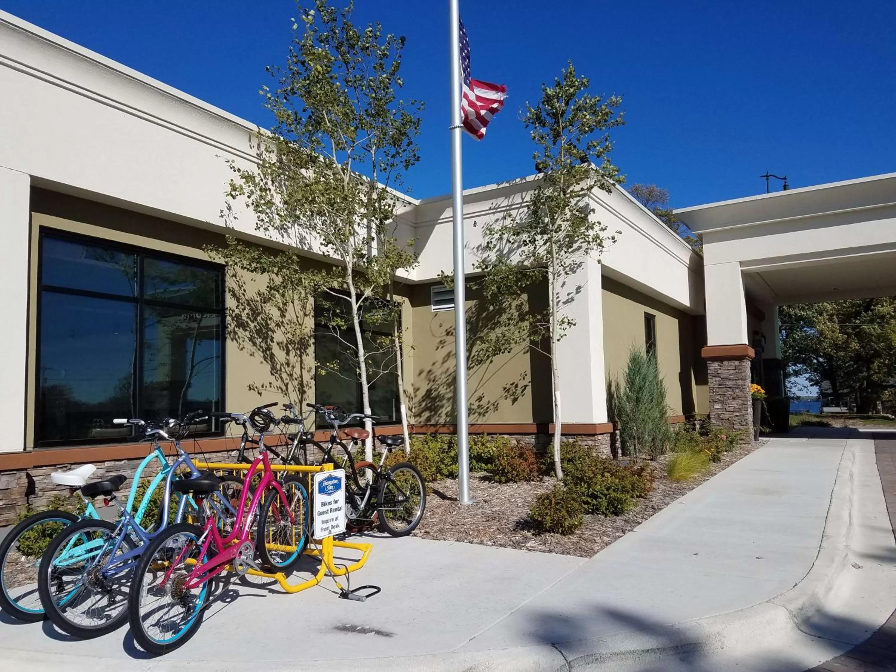 Property building in Hampton Inn Spicer Green Lake, MN