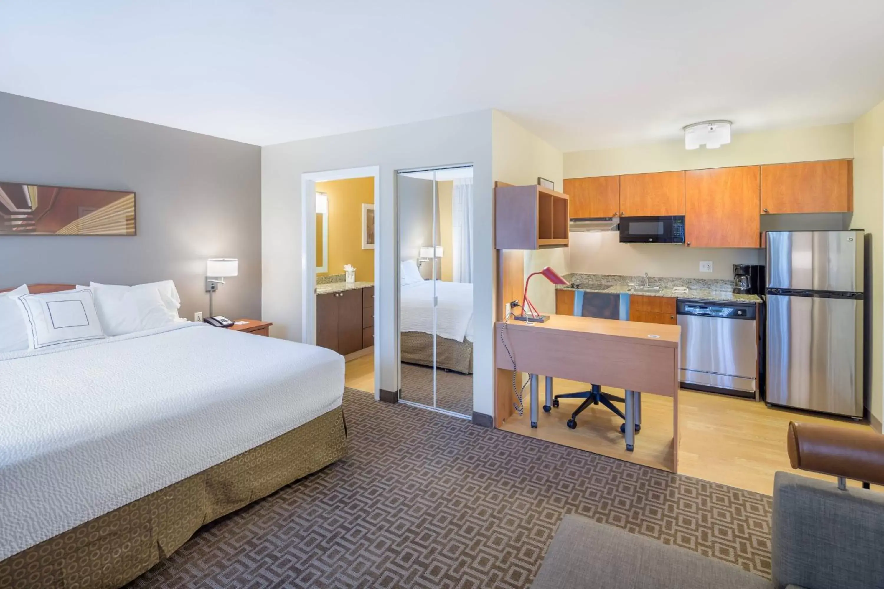 Kitchen or kitchenette in TownePlace Suites by Marriott Portland Hillsboro