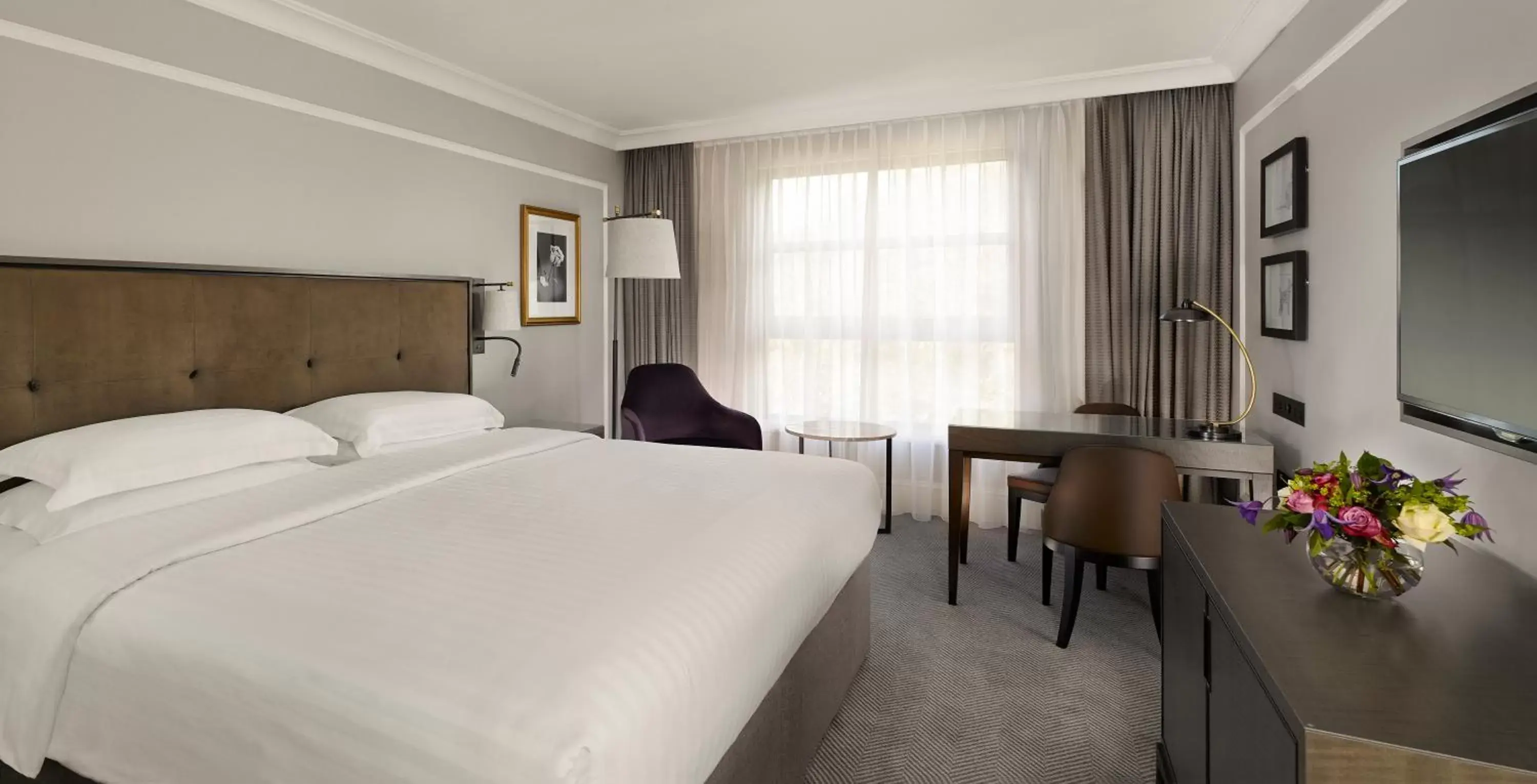 Deluxe King Room in Hyatt Regency London - The Churchill Deluxe King Room in Hyatt Regency London - The Churchill