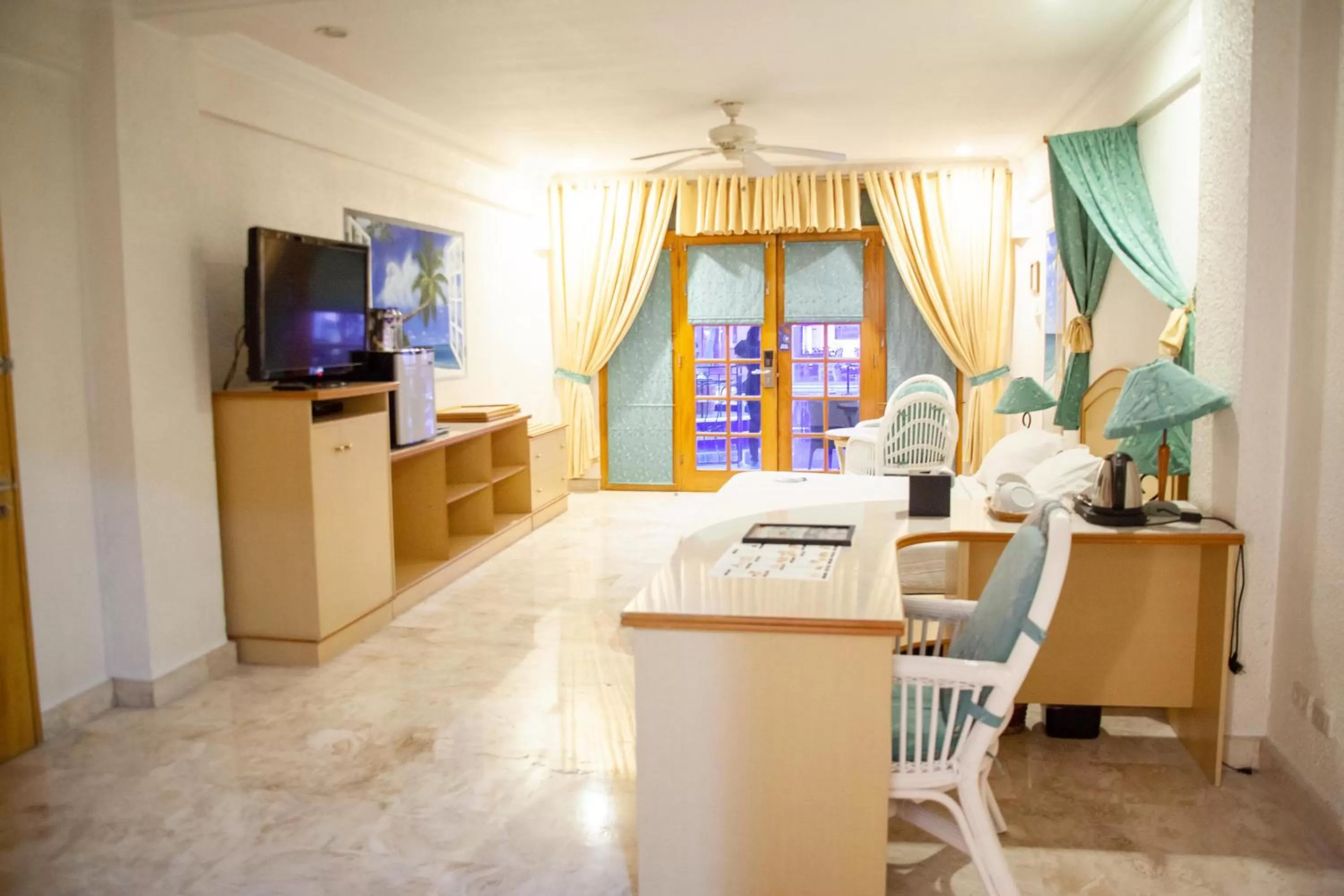 Bed in Clarkton Hotel Apartment