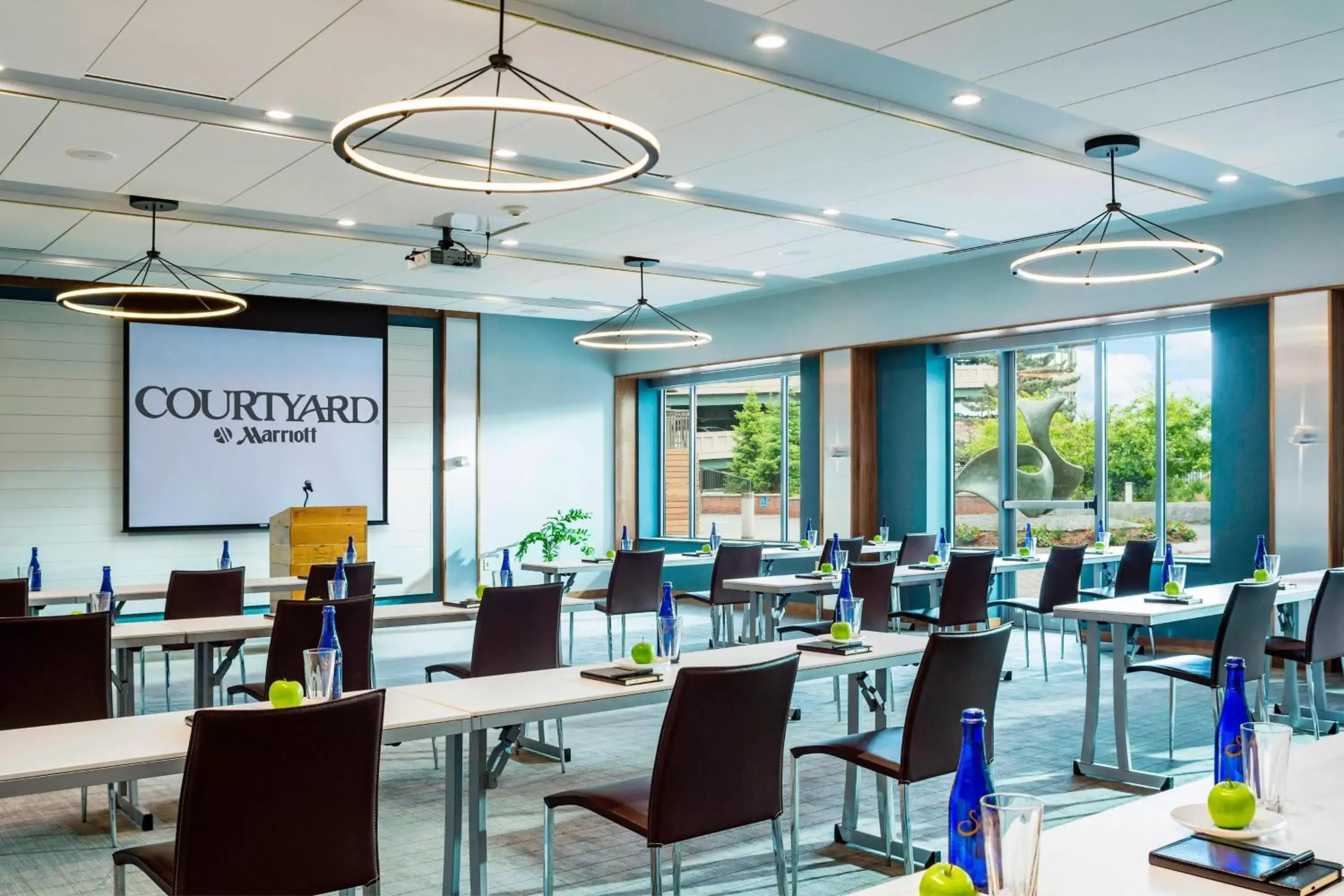 Meeting/conference room, Restaurant/Places to Eat in Courtyard Burlington Harbor