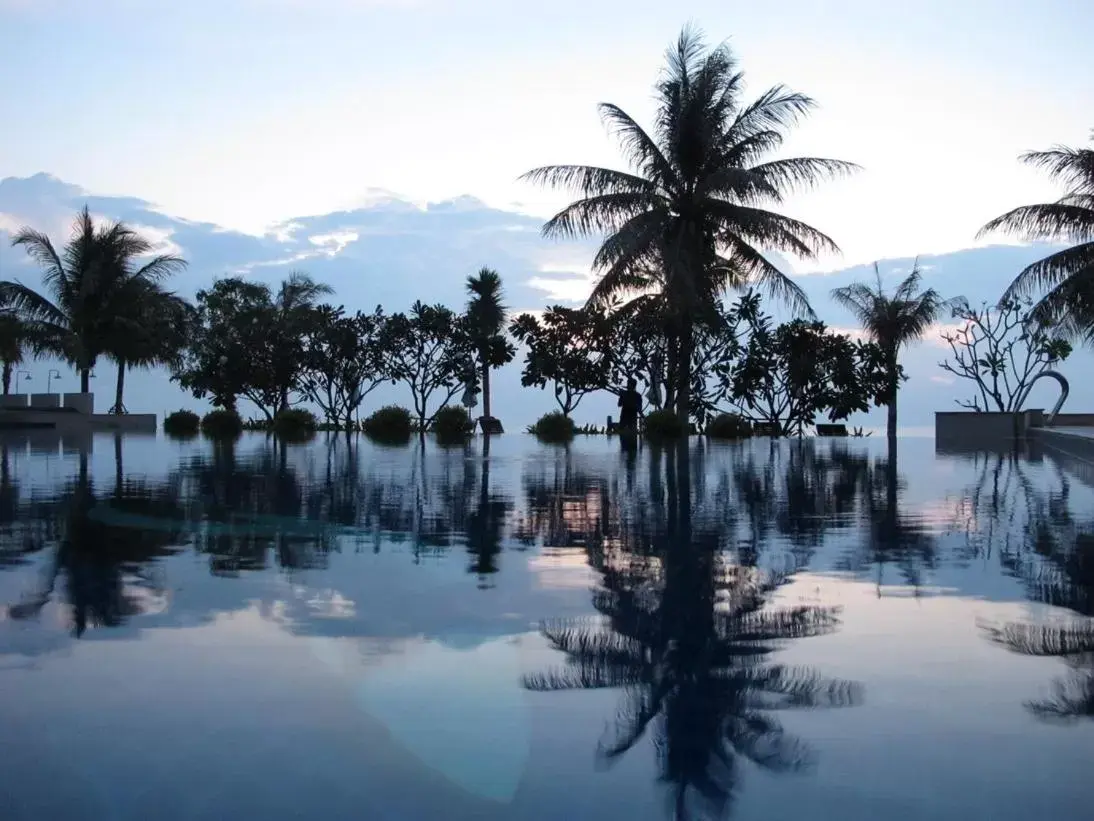 Swimming pool, Winter in Kuiburi Hotel & Resort