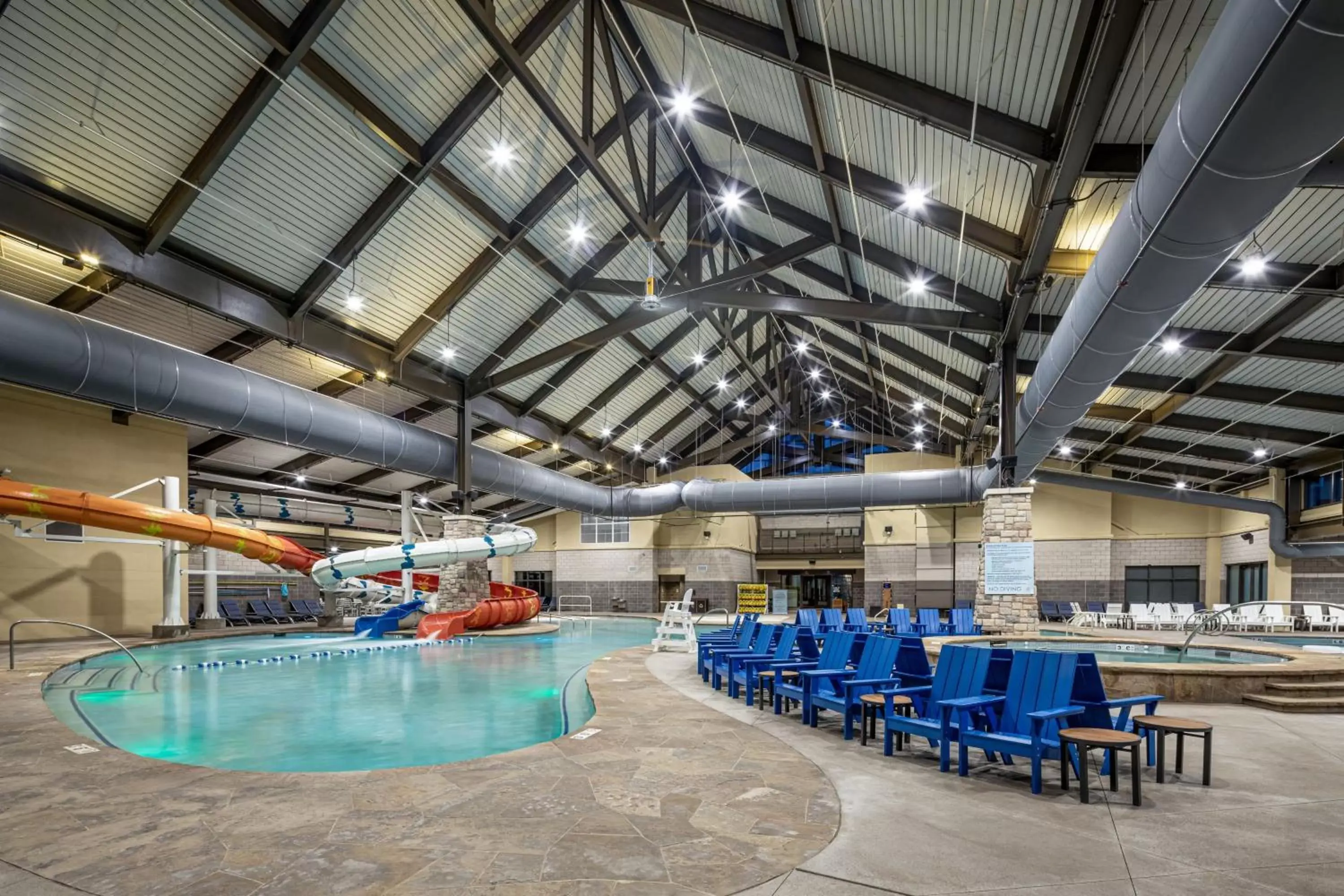 Swimming pool in Gaylord Rockies Resort & Convention Center