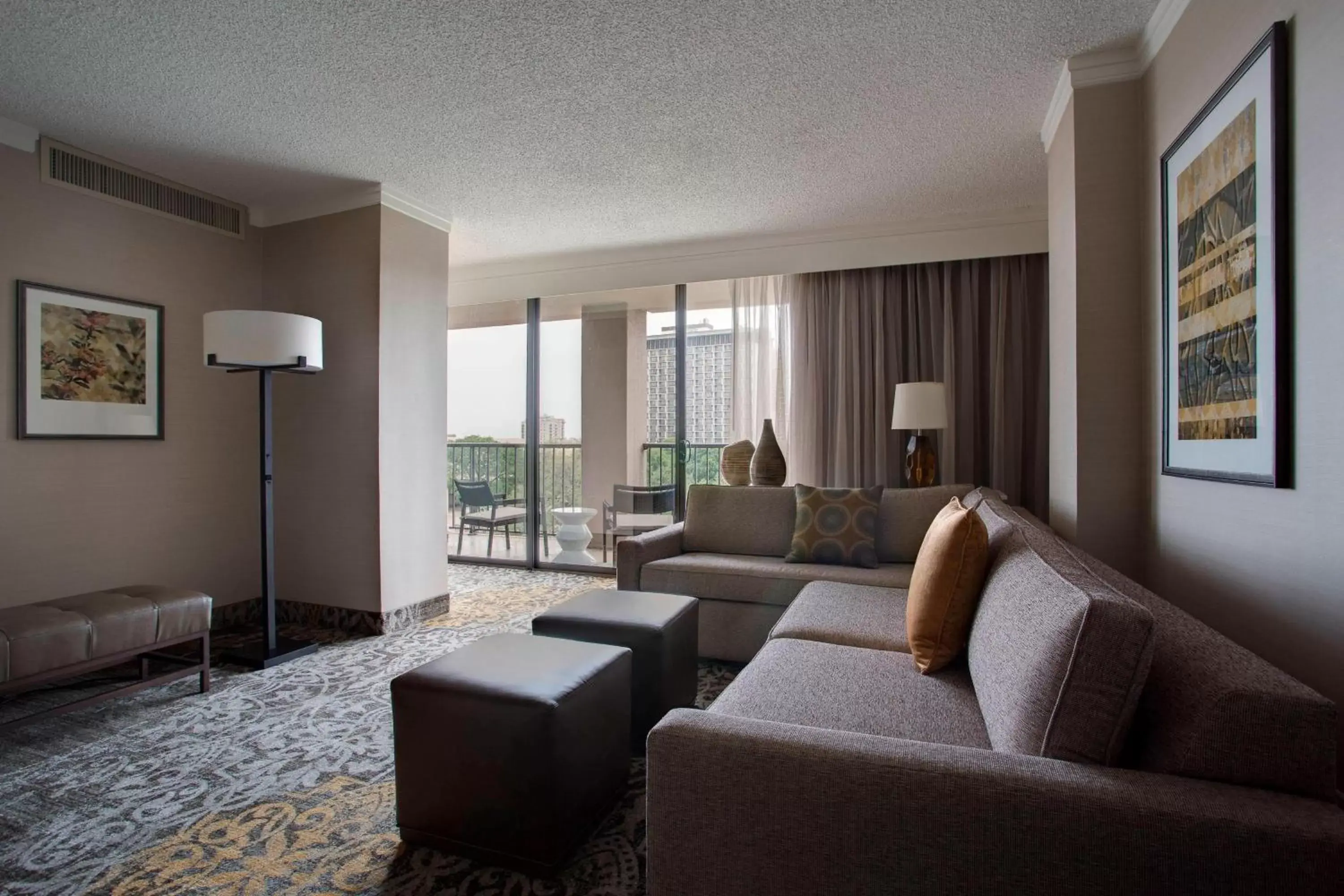 Living room, Seating Area in San Antonio Marriott Riverwalk