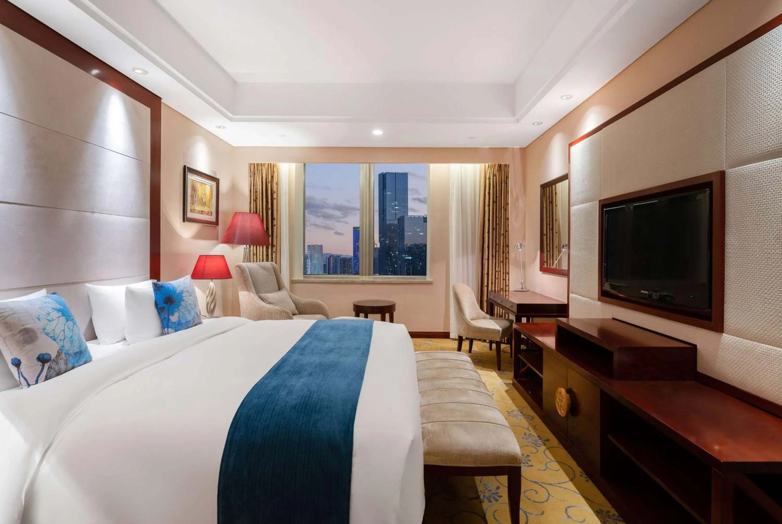 Photo of the whole room, Bed in Howard Johnson Tropical Garden Plaza Kunming