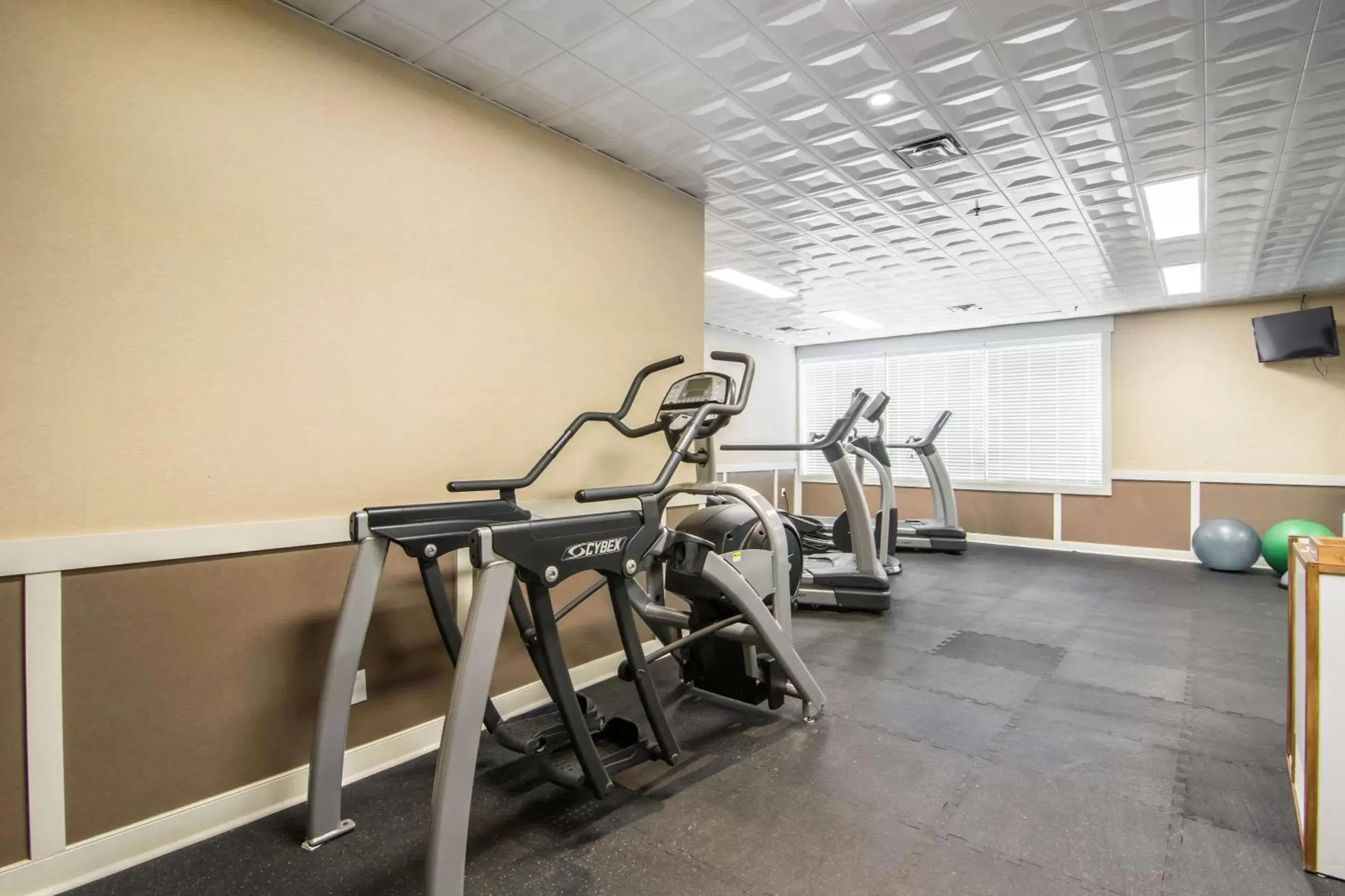 Fitness centre/facilities, Fitness Center/Facilities in Quality Hotel Drumheller