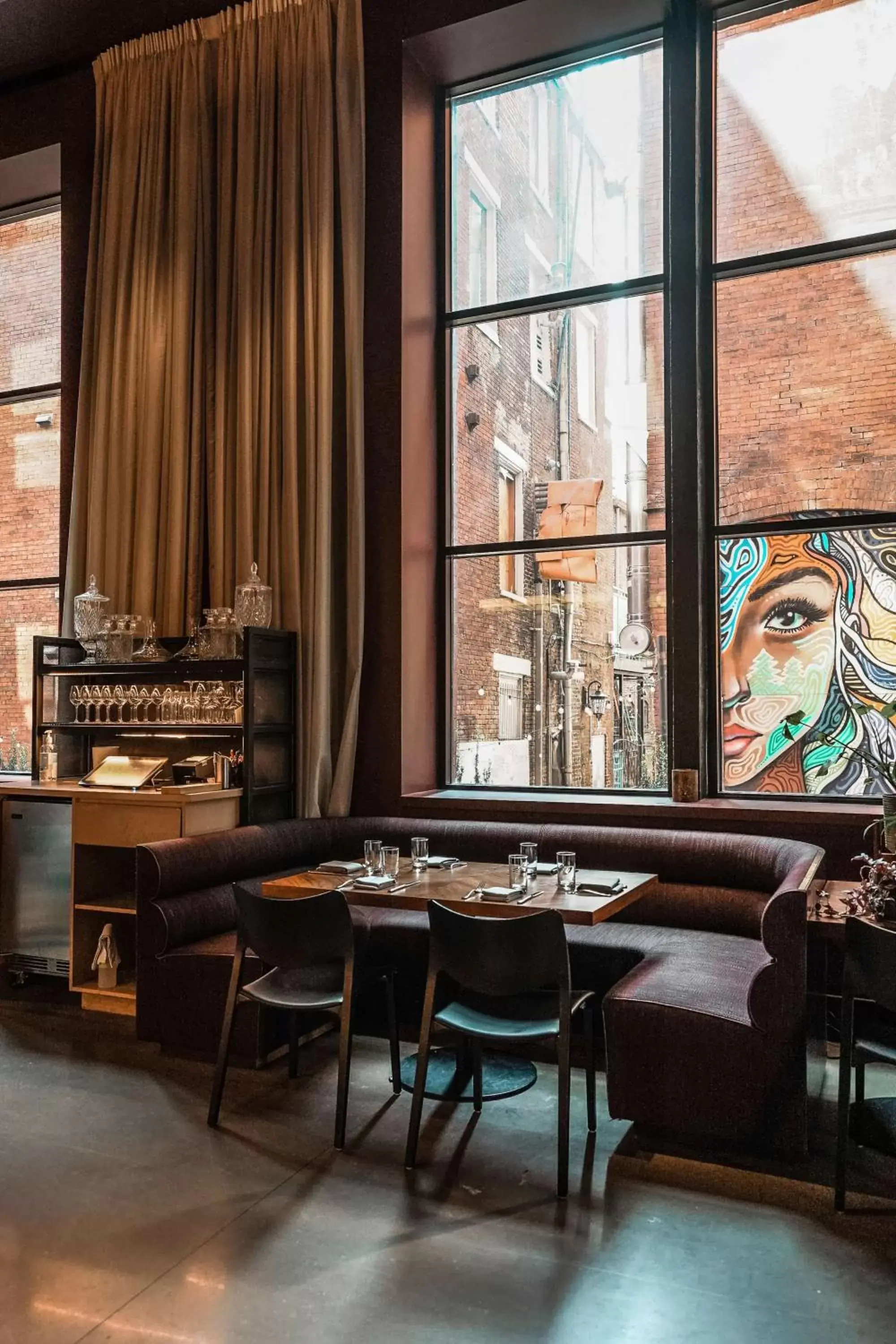 Restaurant/places to eat in The Bankers Alley Hotel Nashville, Tapestry Collection by Hilton Restaurant/places to eat in The Bankers Alley Hotel Nashville, Tapestry Collection by Hilton