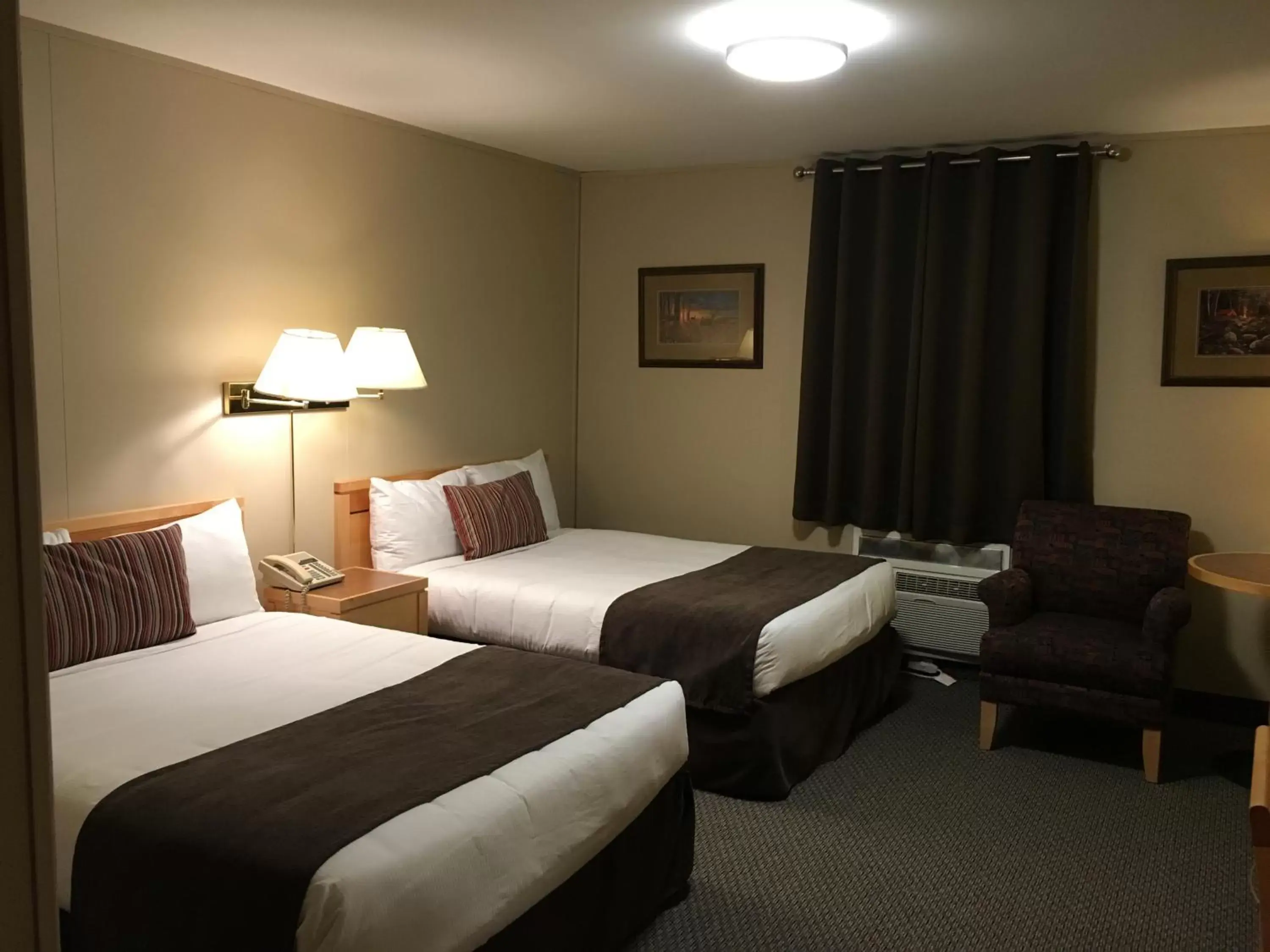 Bedroom, Bed in Altona Hotel