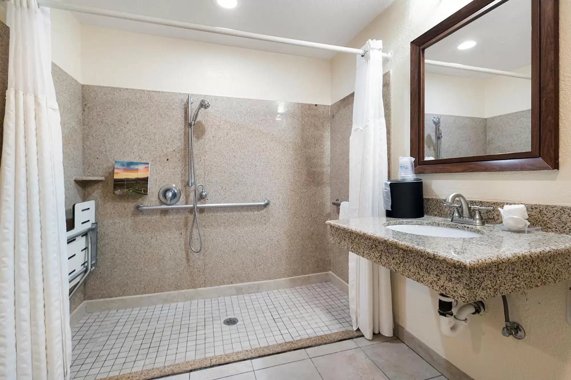 Shower, Bathroom in Best Western Plus Wine Country Inn & Suites